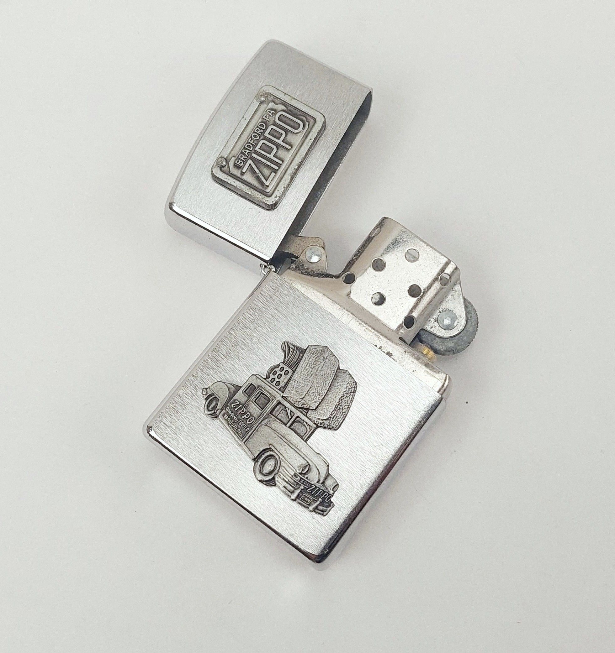 1998 Zippo Car Lighter In Collectors Tin - Image 8