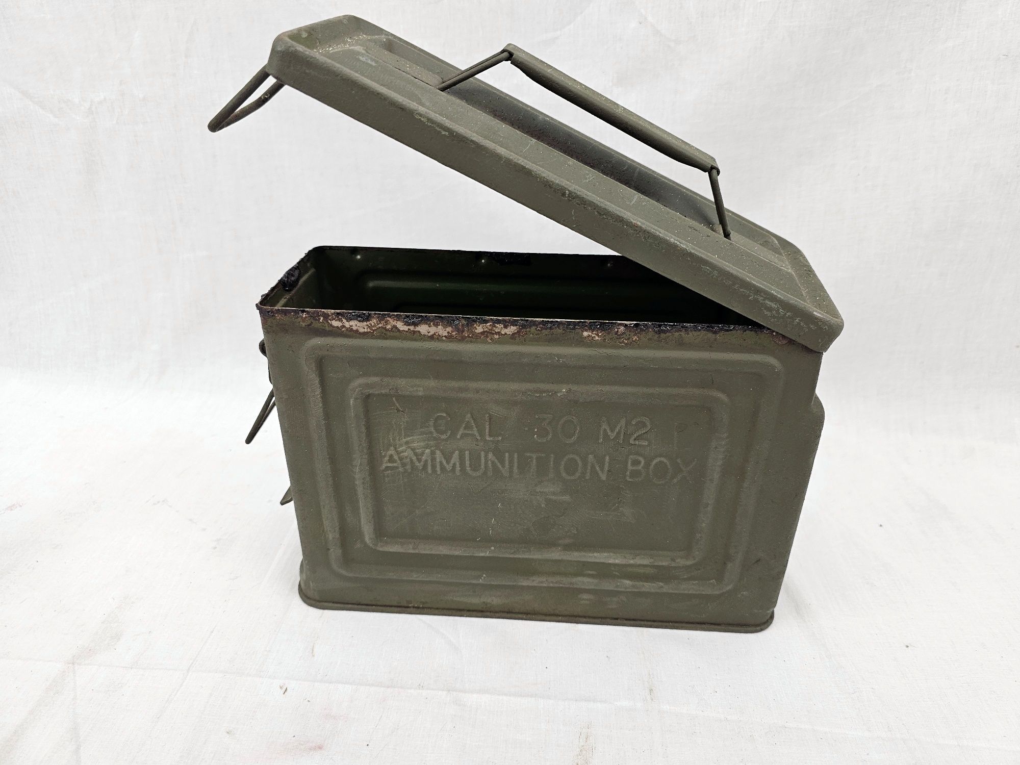 WW2 American US Browning .30 Cal Machine gun Model 1919 A4, Ammo Box and Tripod - Deactivated - Image 2
