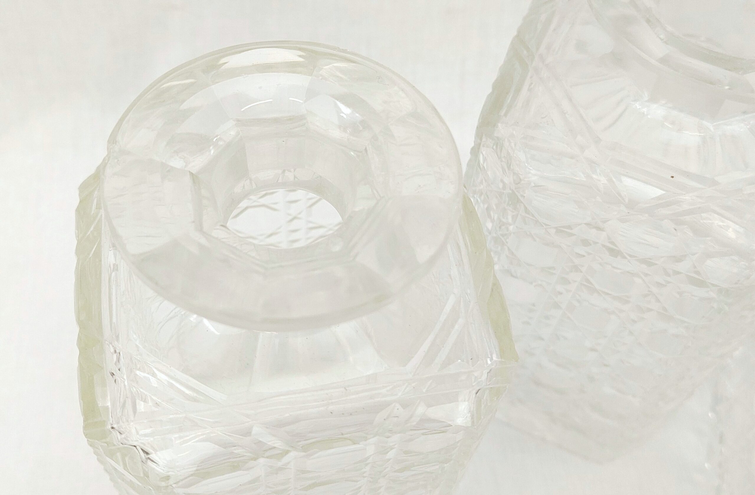 Edwardian Lockable Oak Tantalus With Three Cut Glass Decanters - Image 9