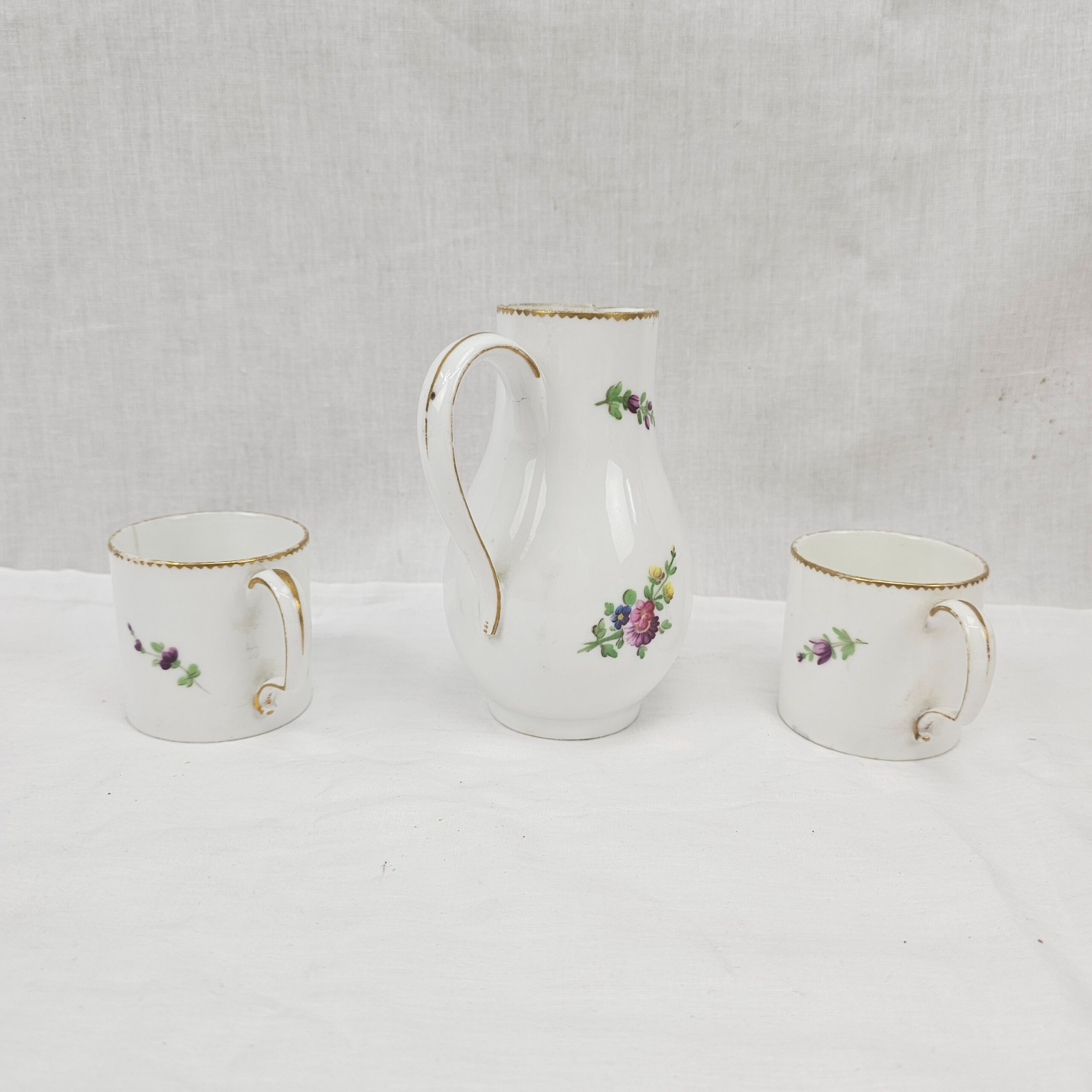 French Faubourg St. Denis Coffee Cans & Milk Jug 1769-1793 - 1st French Porcelain - Image 3