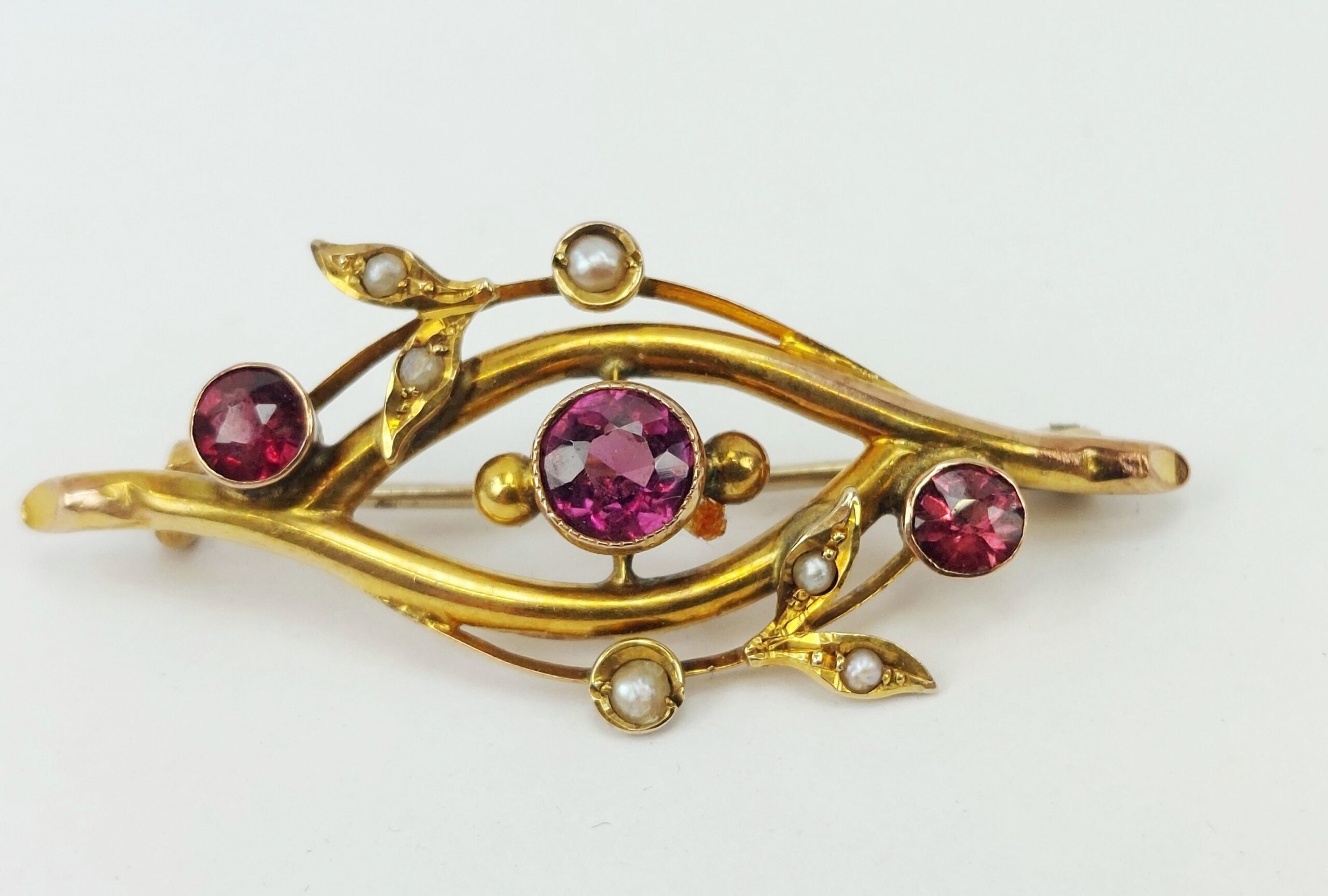 9ct Gold Garnet & Pearl Brooch - Image 2
