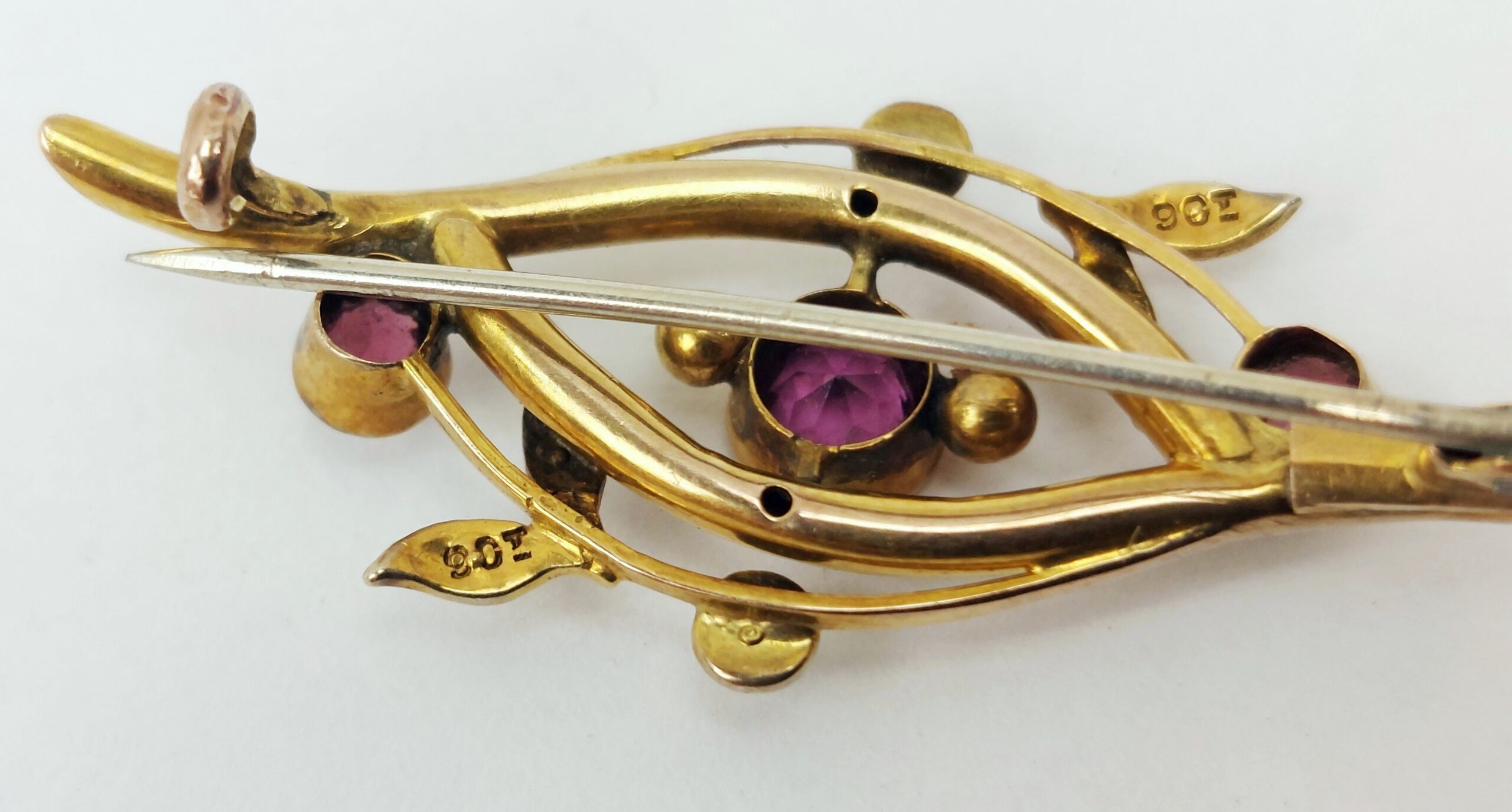 9ct Gold Garnet & Pearl Brooch - Image 5