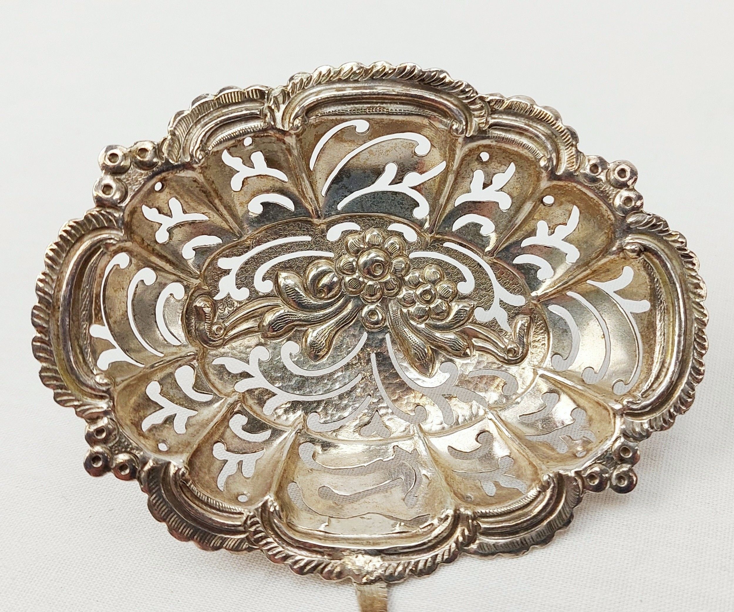 Mid 19th Silver Continental Pierced Scoop - Image 6
