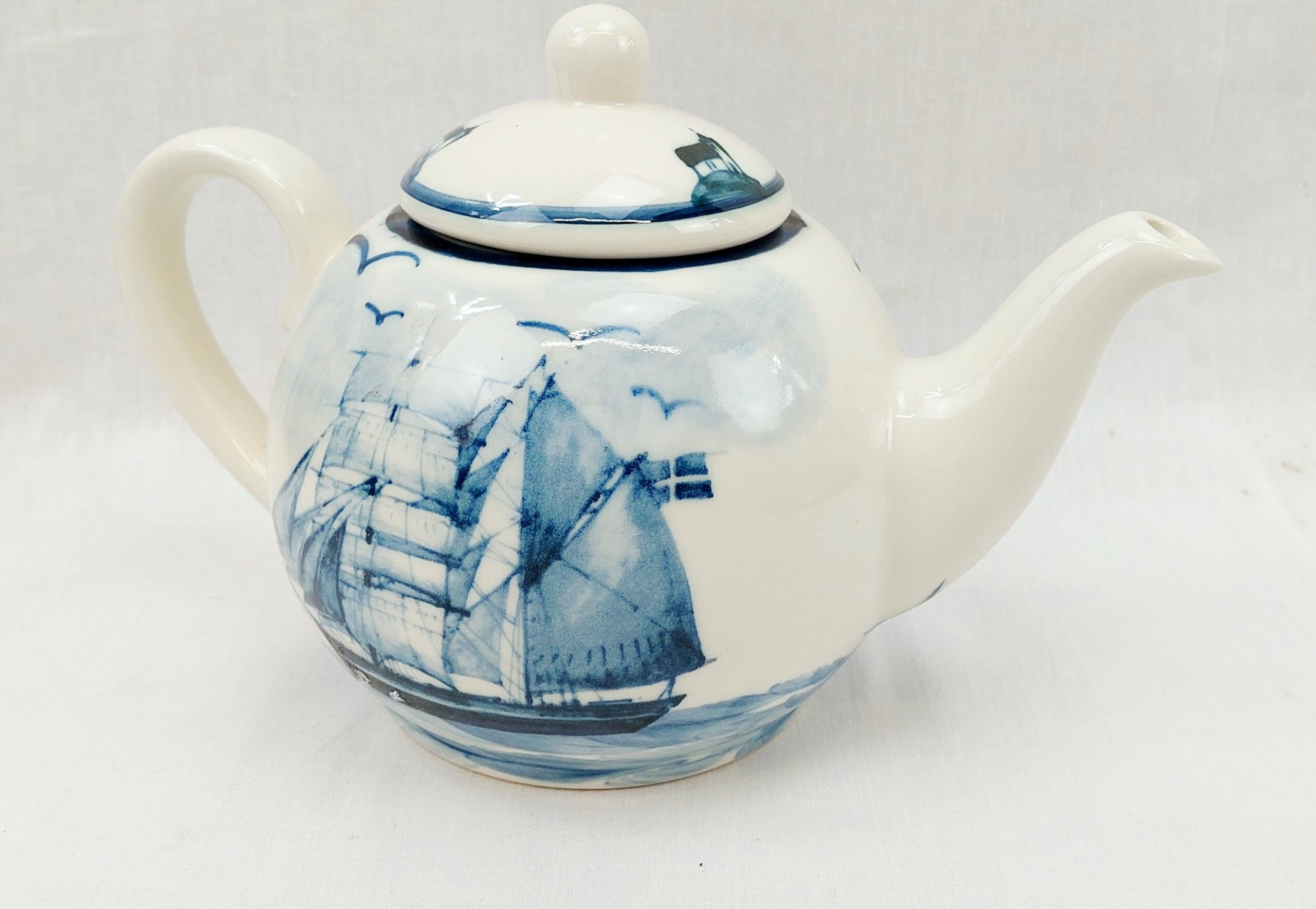 Oakney Green Pottery Sailing Ship Teapot - Image 3