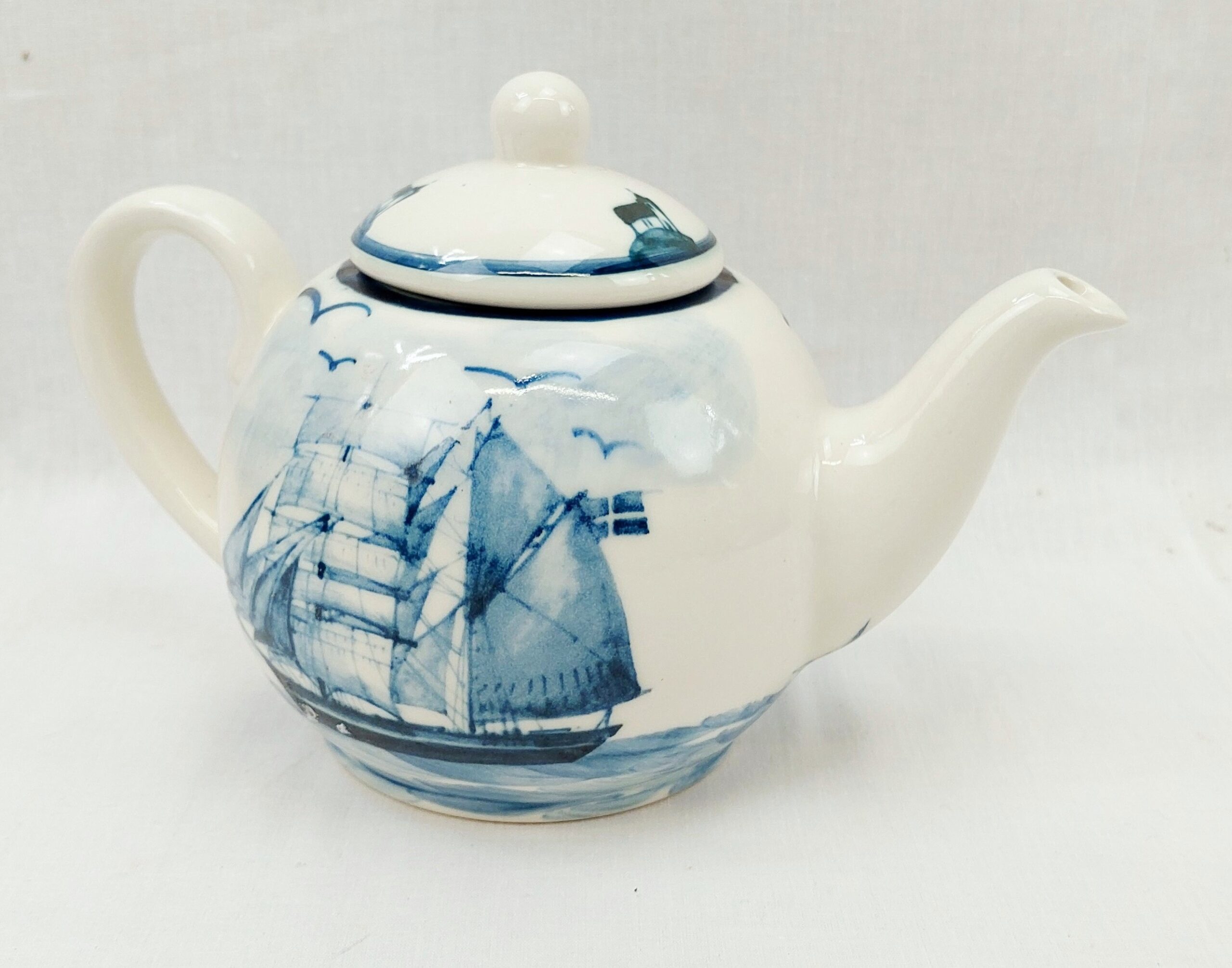 Oakney Green Pottery Sailing Ship Teapot - Image 2