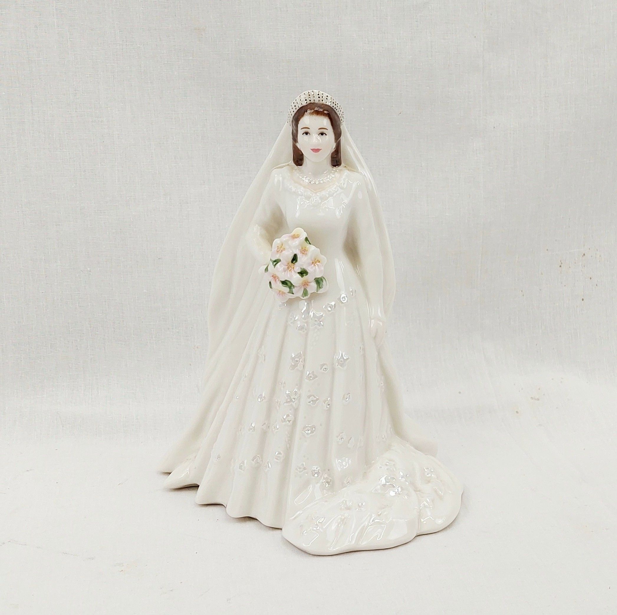 Royal Worcester HM Queen Exlizabeth II 2007 Figurine #2