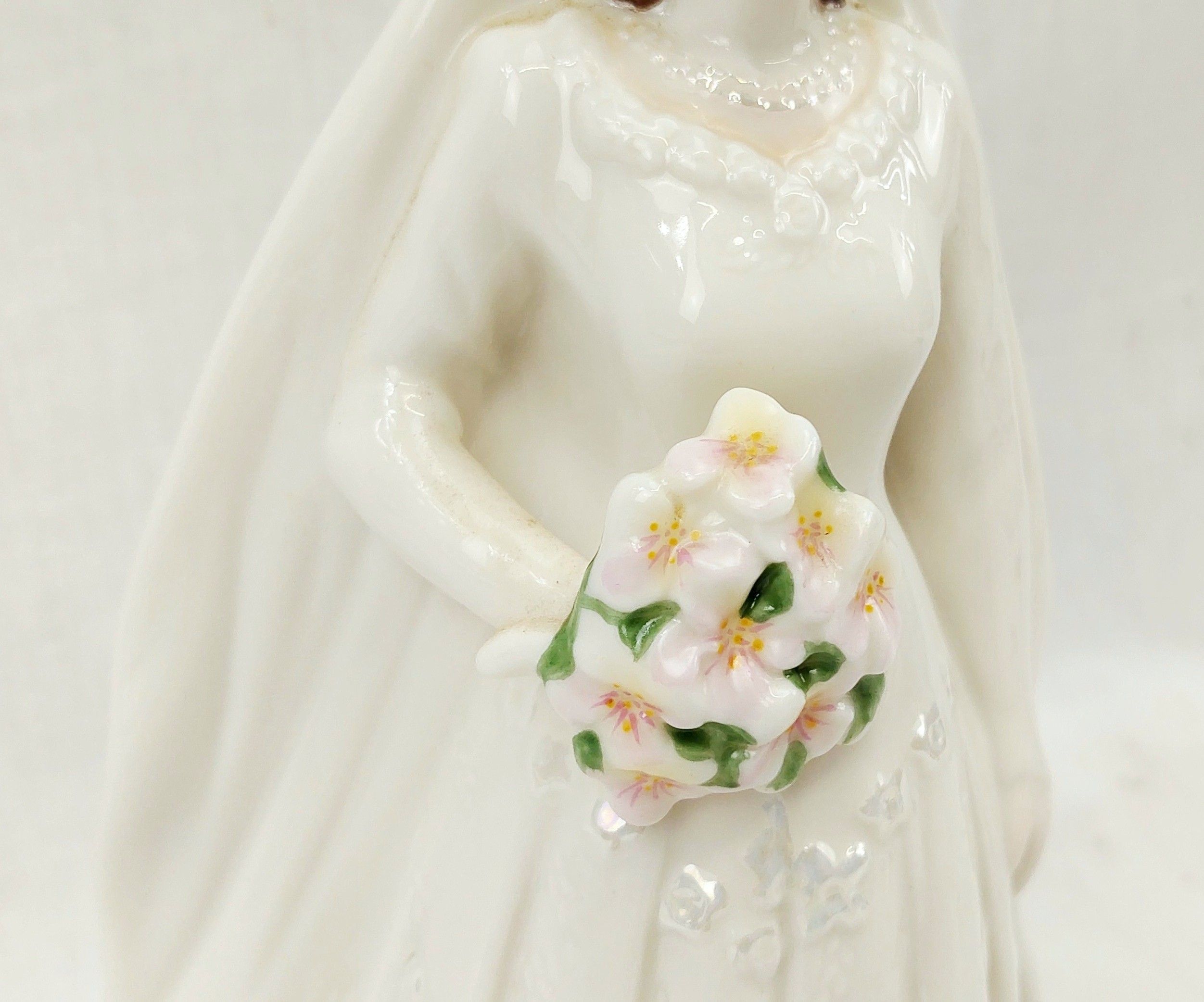 Royal Worcester HM Queen Exlizabeth II 2007 Figurine #2 - Image 6
