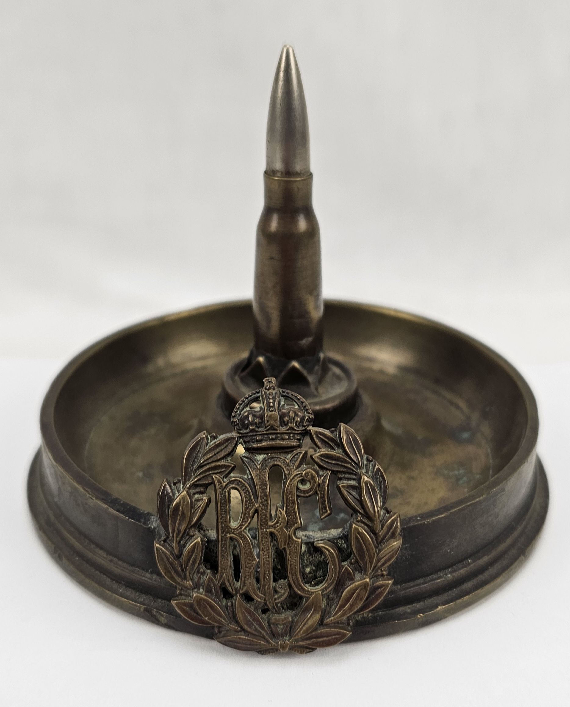 WW1 1915 Trench Art Ashtray With RFC Badge - Image 4