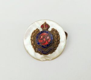 WW1 Royal Engineers Sweetheart Badge