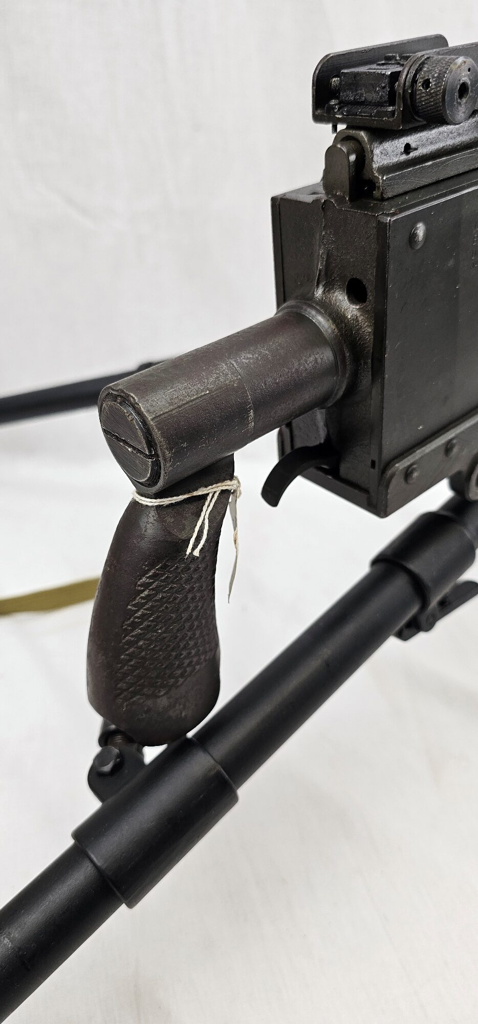 WW2 American US Browning .30 Cal Machine gun Model 1919 A4, Ammo Box and Tripod - Deactivated - Image 11