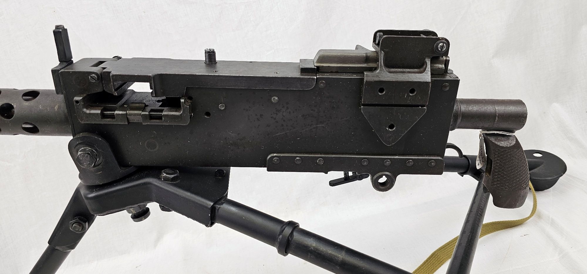 WW2 American US Browning .30 Cal Machine gun Model 1919 A4, Ammo Box and Tripod - Deactivated - Image 14