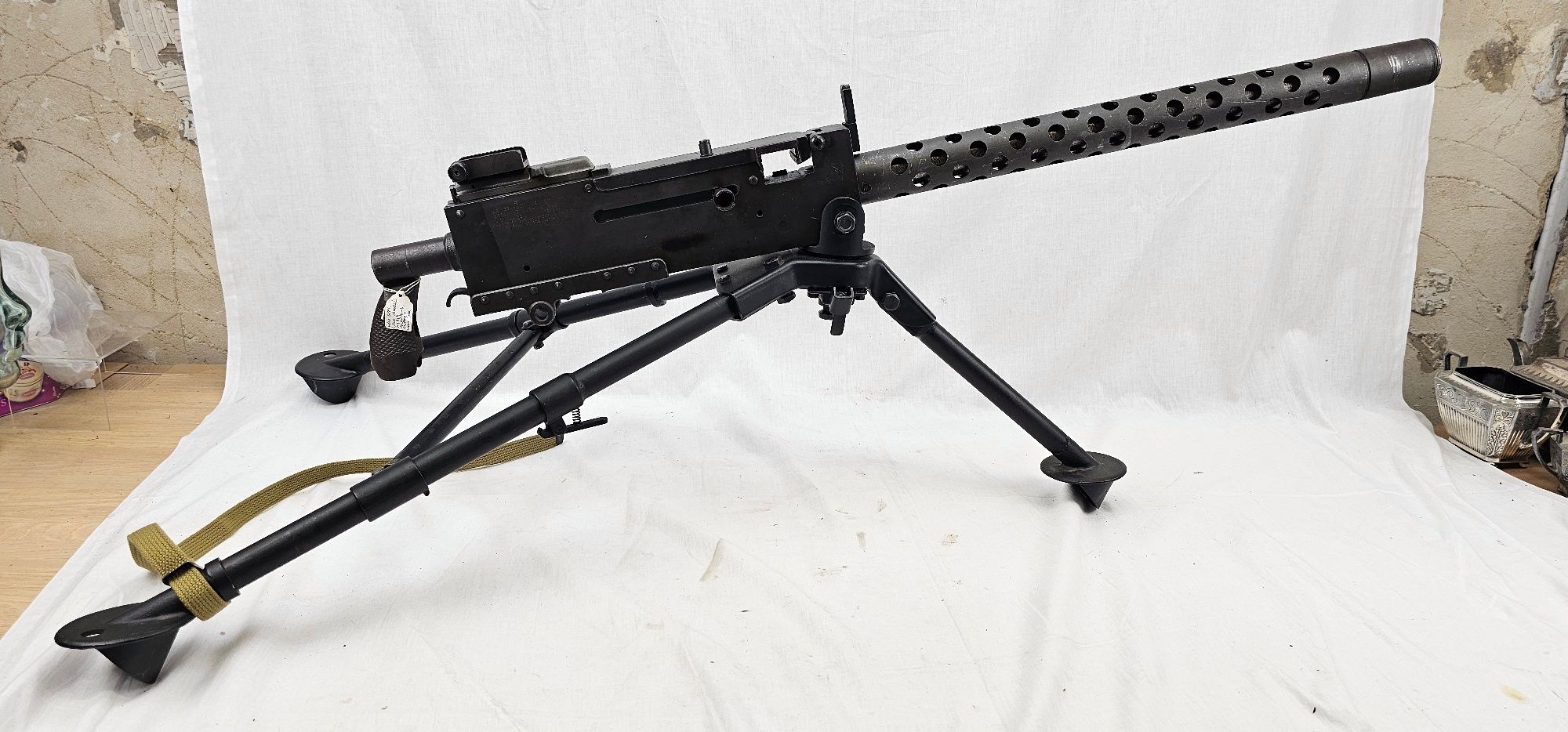 WW2 American US Browning .30 Cal Machine gun Model 1919 A4, Ammo Box and Tripod - Deactivated