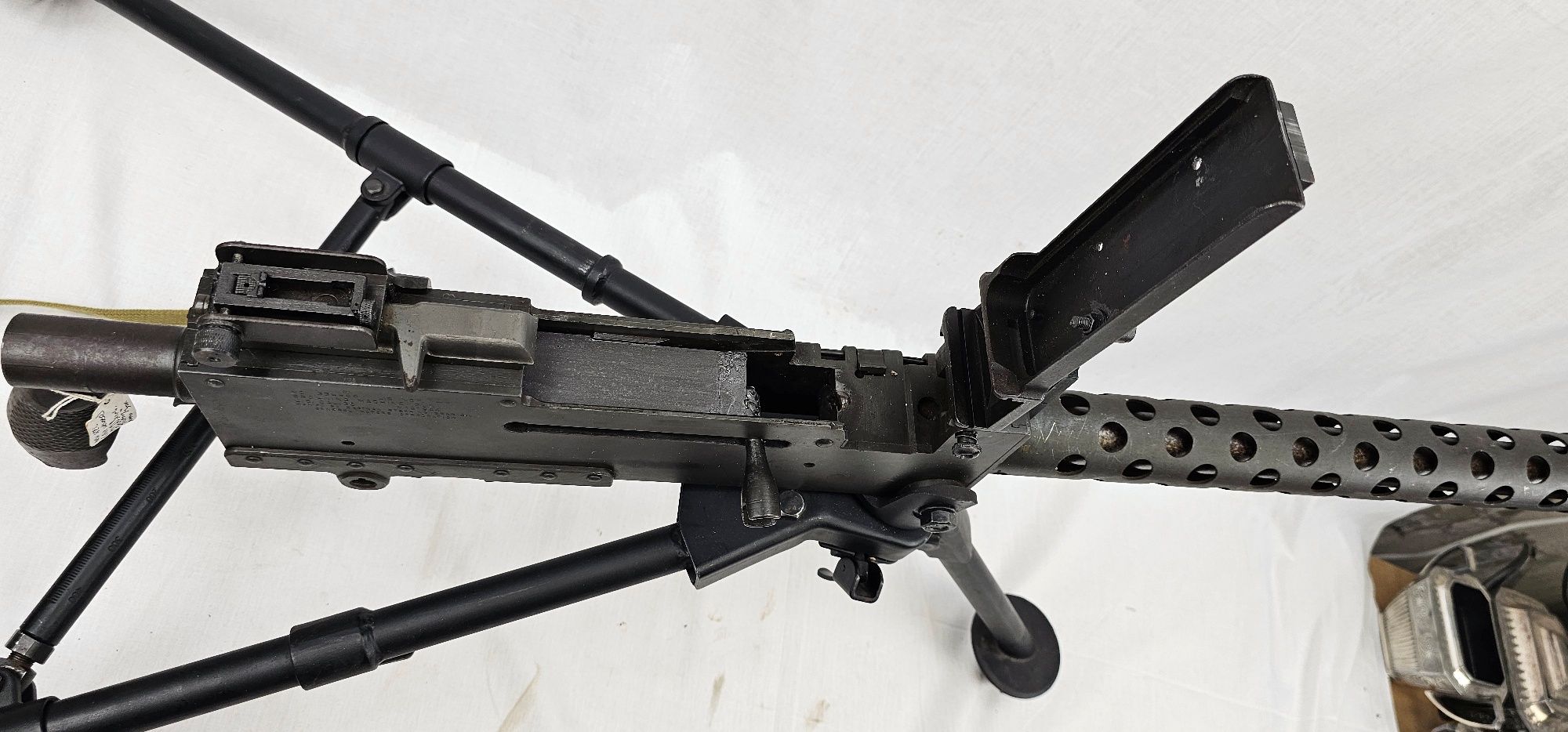WW2 American US Browning .30 Cal Machine gun Model 1919 A4, Ammo Box and Tripod - Deactivated - Image 9