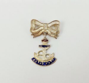 WW2 Royal Navy Enamelled Sweetheart Badge