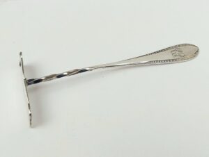 Vintage Continental 800 Silver Bread Crumb Scoop