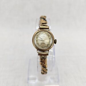 1925 G.W.O. Dated 9ct Gold Ladies Avia Wristwatch