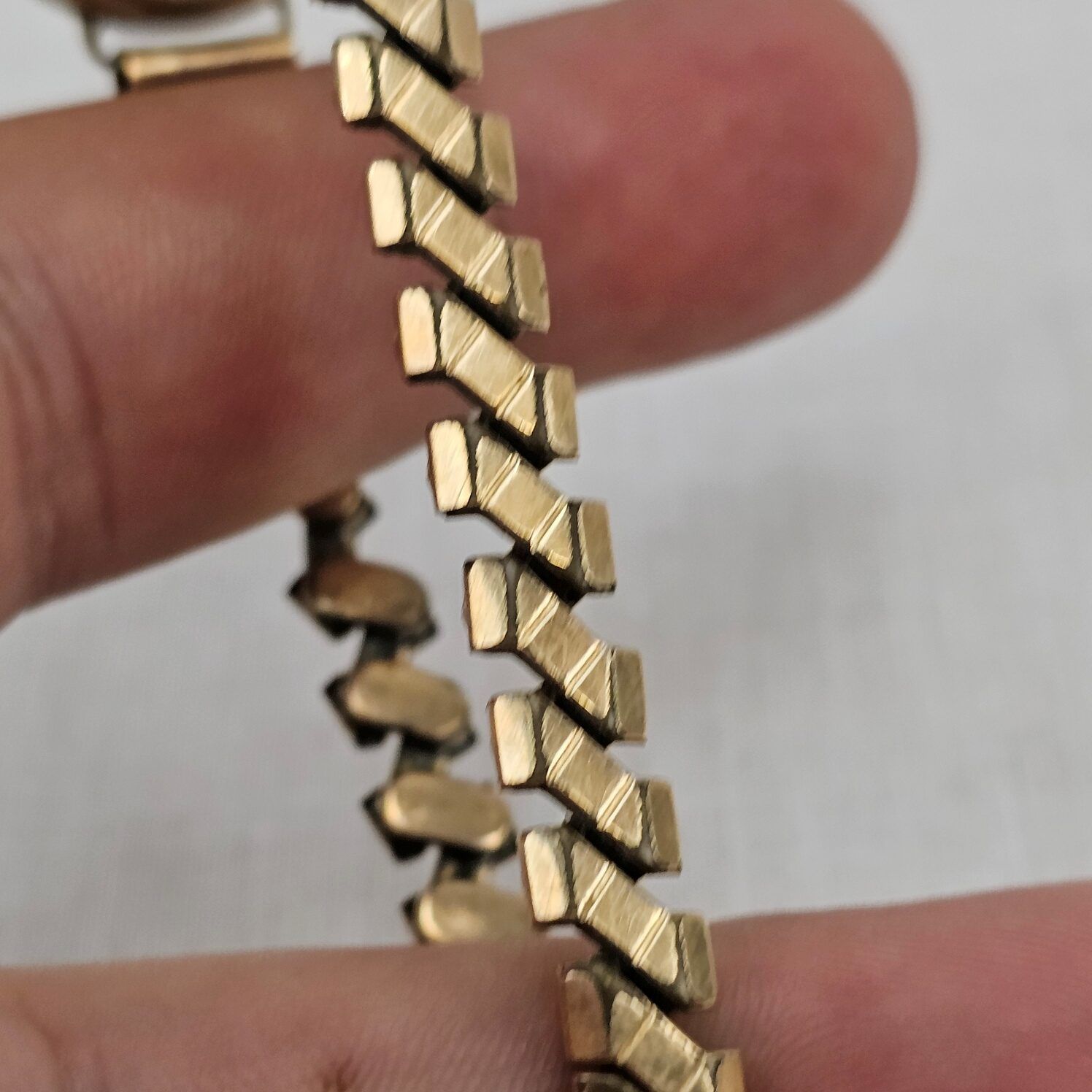 1925 G.W.O. Dated 9ct Gold Ladies Avia Wristwatch - Image 10