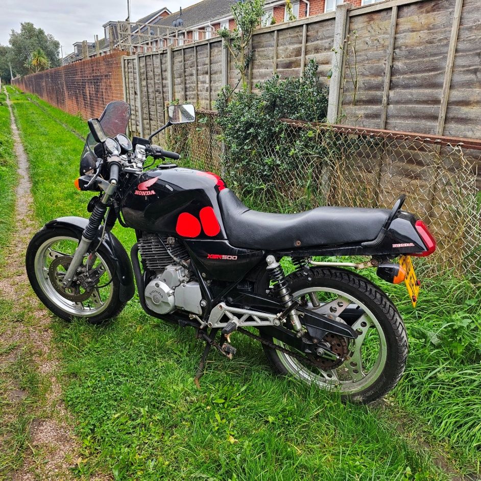 Classic 1984 Honda XBR 500 Motorcycle with Original Fairings - Image 3