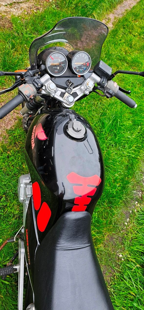 Classic 1984 Honda XBR 500 Motorcycle with Original Fairings - Image 6