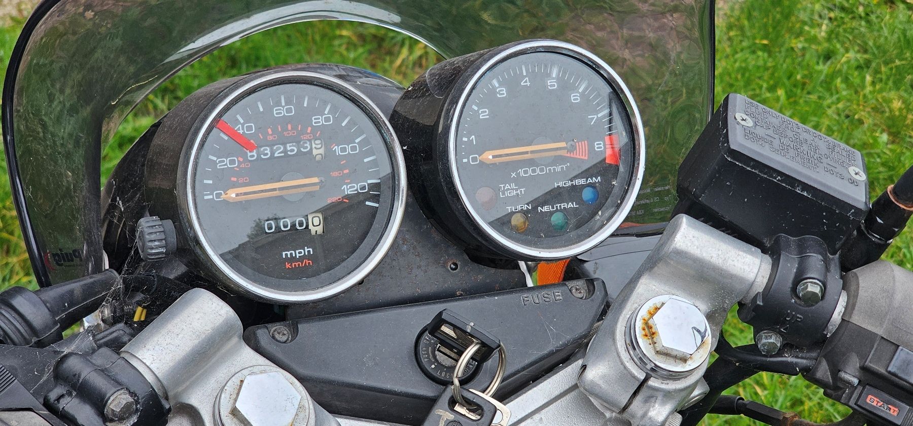 Classic 1984 Honda XBR 500 Motorcycle with Original Fairings - Image 8
