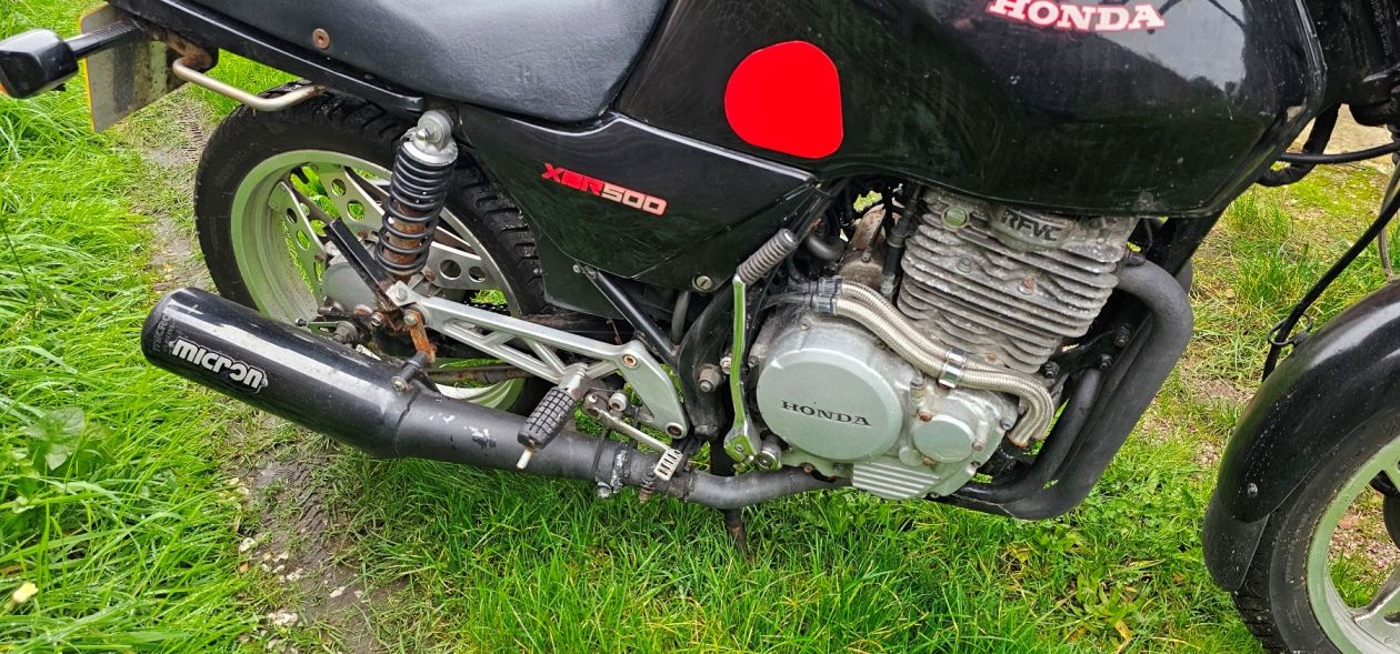 Classic 1984 Honda XBR 500 Motorcycle with Original Fairings - Image 10