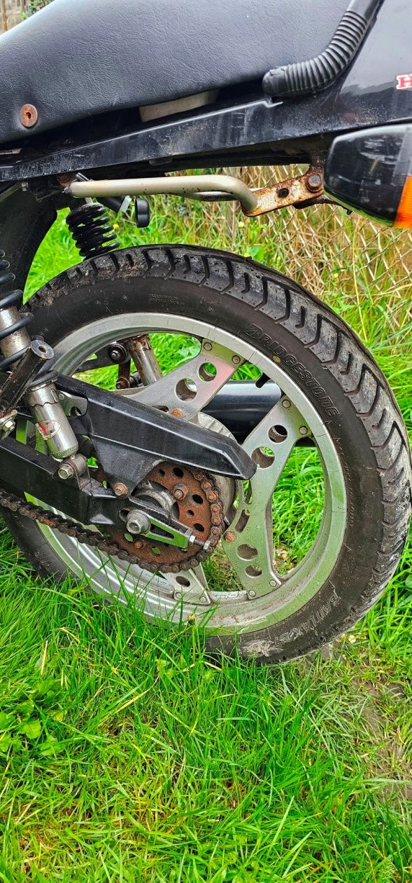 Classic 1984 Honda XBR 500 Motorcycle with Original Fairings - Image 9