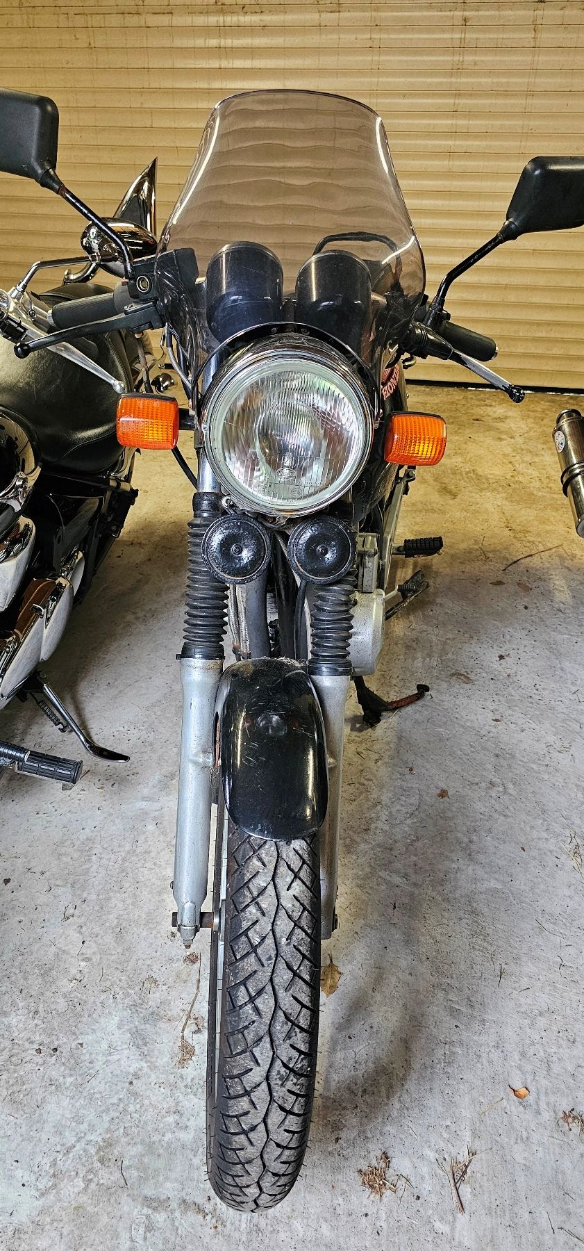 Classic 1984 Honda XBR 500 Motorcycle with Original Fairings - Image 7