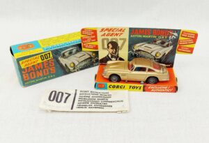 Boxed Near Mint Corgi James Bond Aston Martin DB5 261