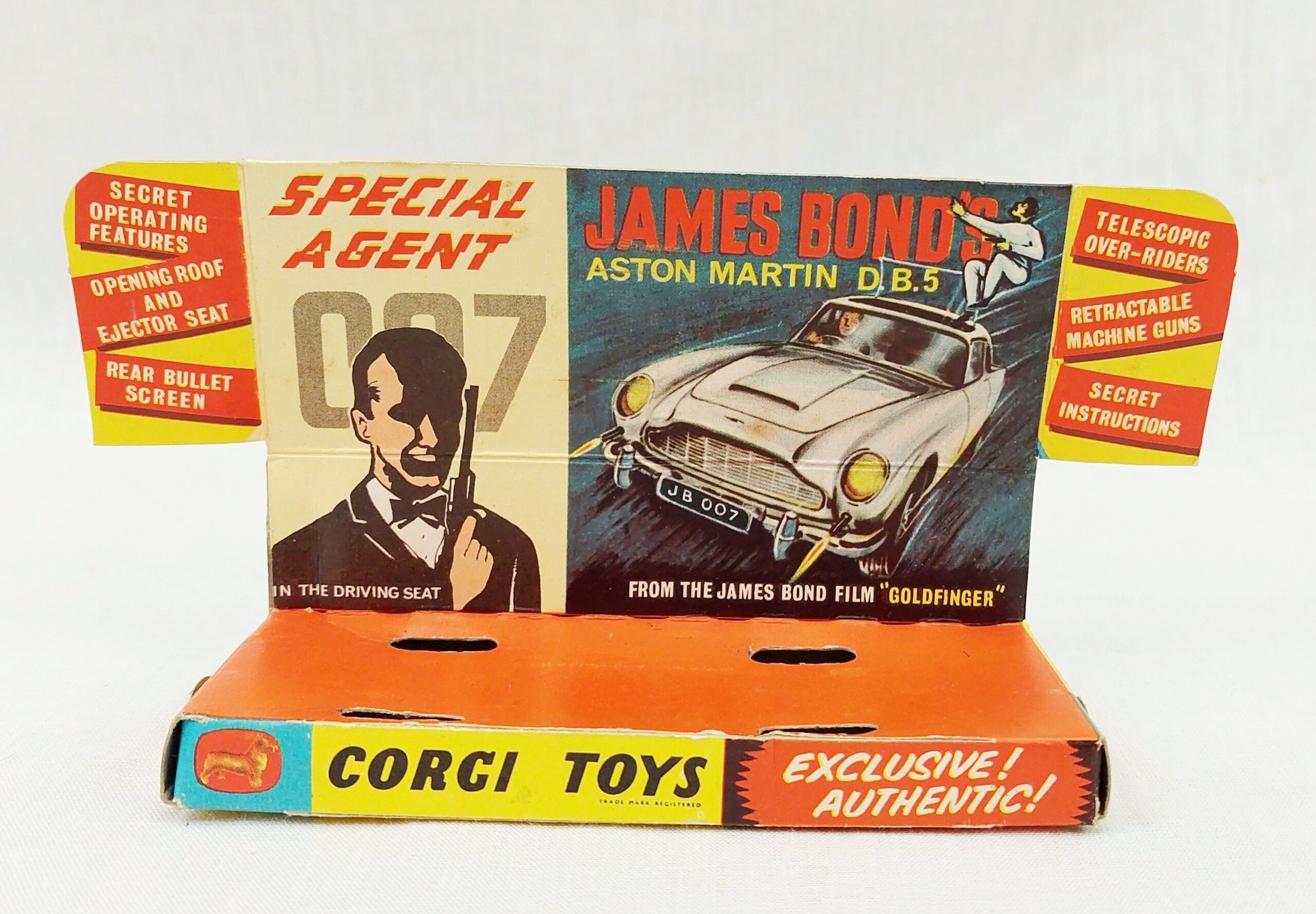 Boxed Near Mint Corgi James Bond Aston Martin DB5 261 - Image 11
