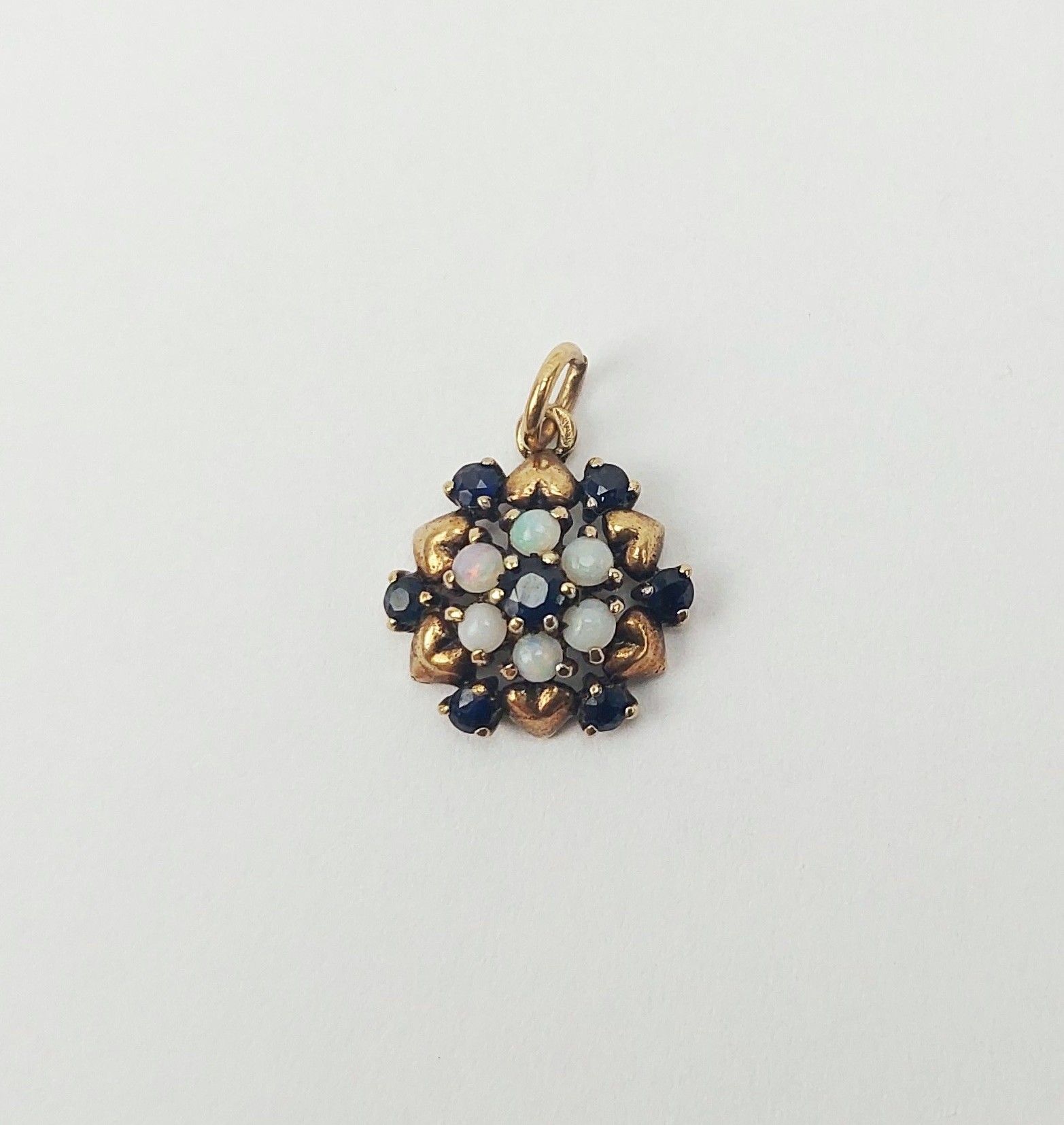 9ct Gold Opal & Sapphire Pendant