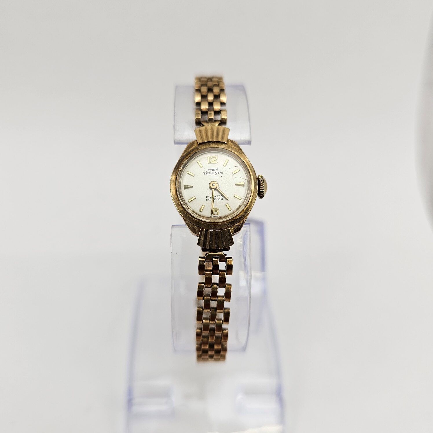Ladies Technos 9ct Gold 17 Jewels Wristwatch