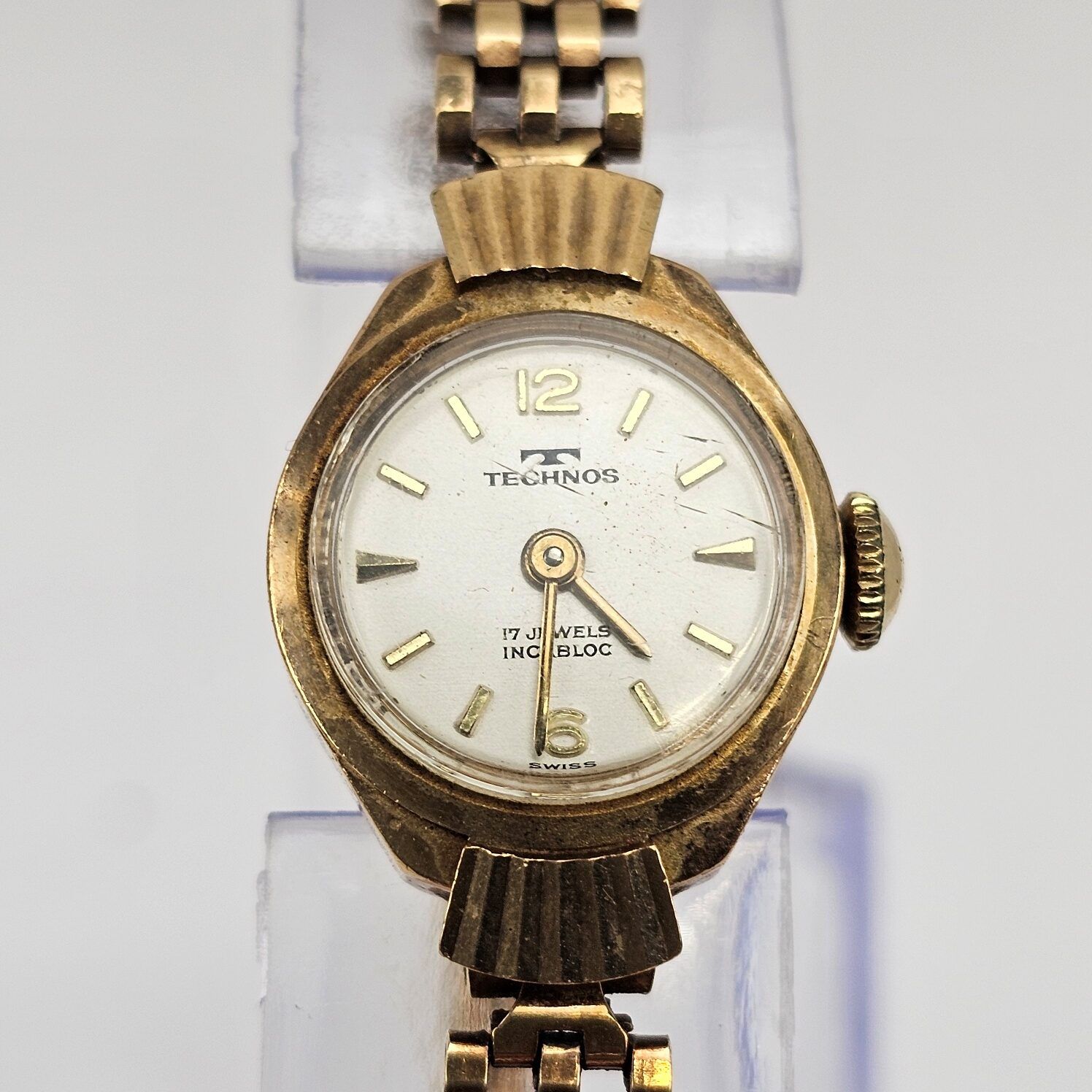 Ladies Technos 9ct Gold 17 Jewels Wristwatch - Image 2