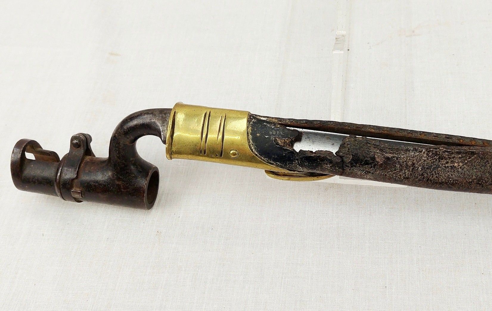 Martini Henry Rifle Pattern 1853/72 Socket Bayonet And Scabbard - Image 4