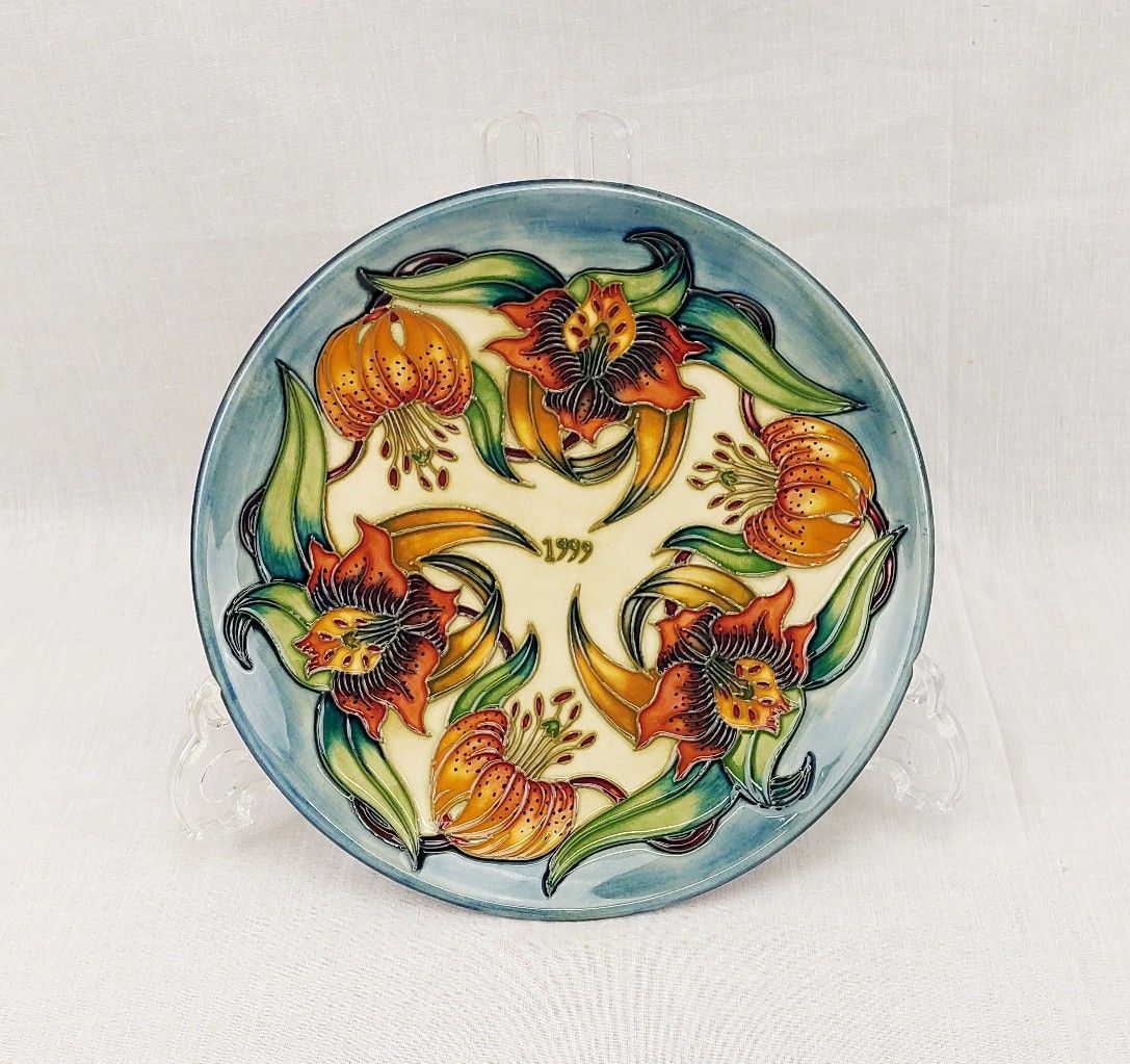 Moorcroft 1999 Anna Lily Limited Edition Plate Designed By Nicola Stanley