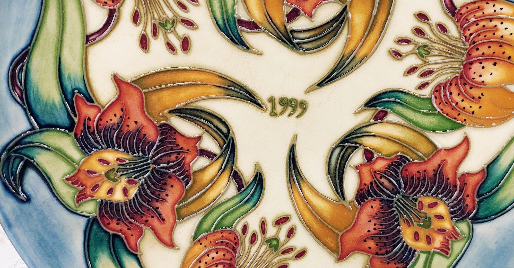 Moorcroft 1999 Anna Lily Limited Edition Plate Designed By Nicola Stanley - Image 4