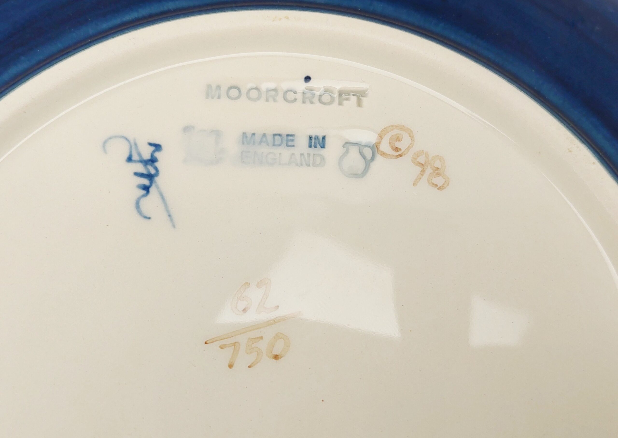 Moorcroft 1999 Anna Lily Limited Edition Plate Designed By Nicola Stanley - Image 7