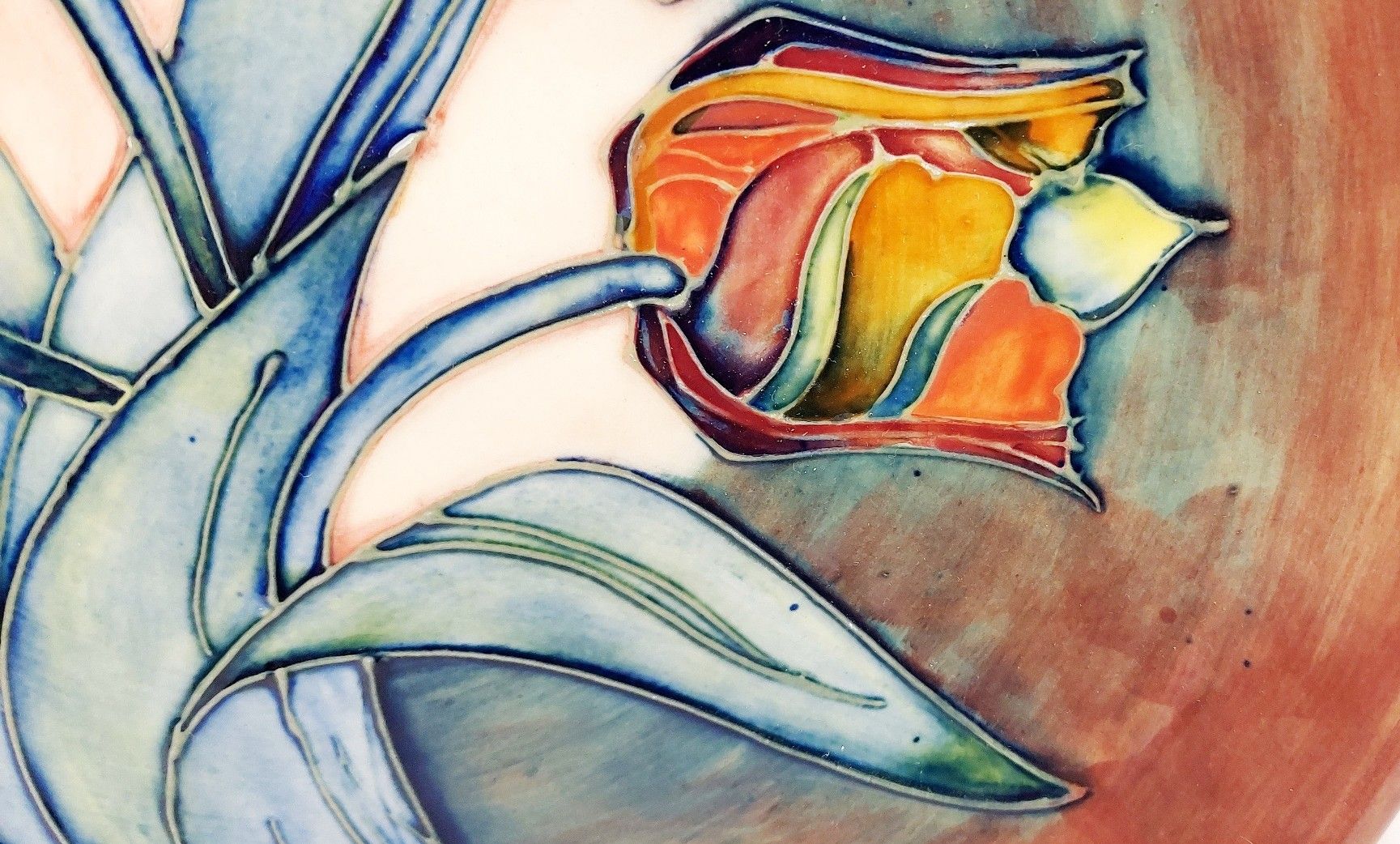 Moorcroft Tulips Pattern Plate Designed By Sally Tuffin #2 - Image 6