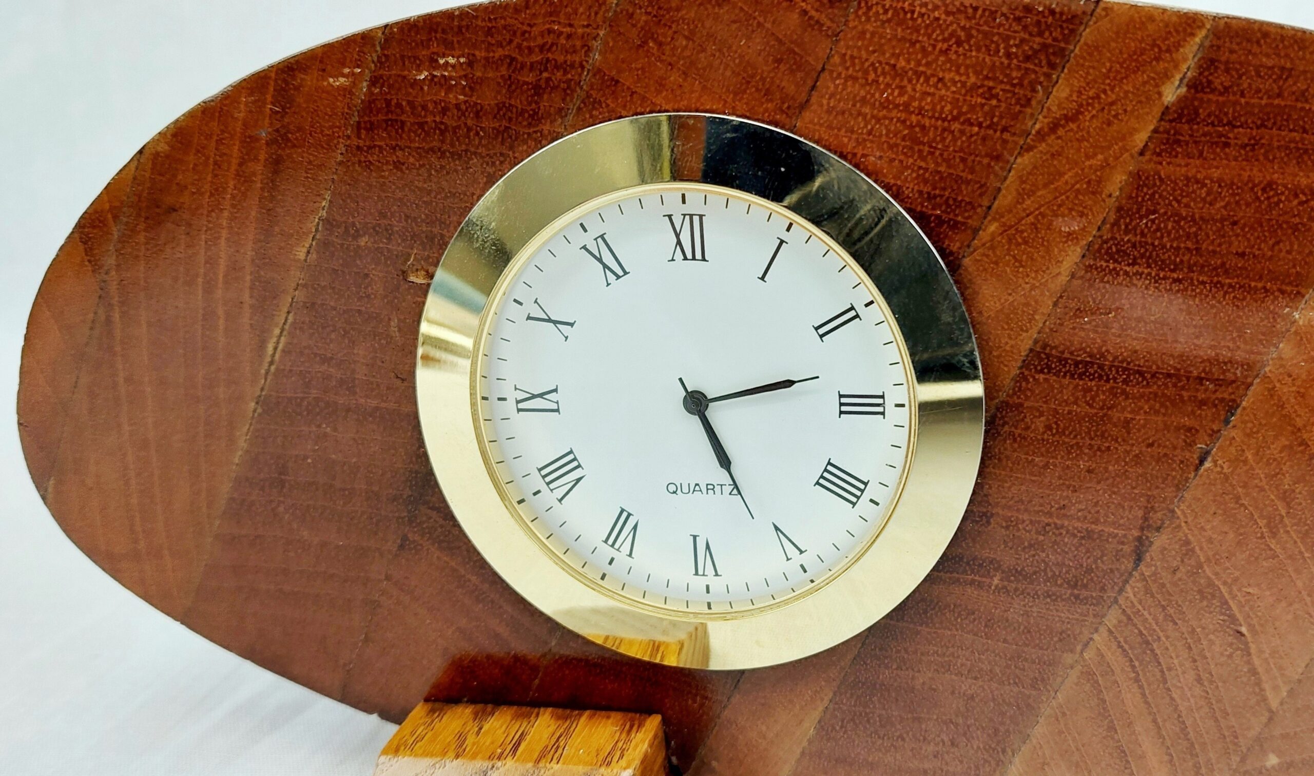WW1 Laminated Propeller Section With Quartz Clock And RAF Badge - Image 2