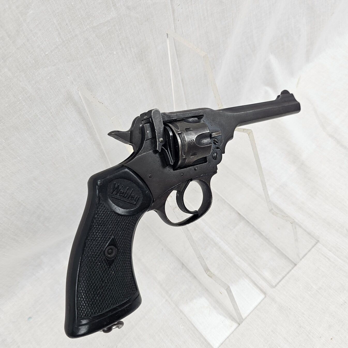 WW2 British Webley Mk IV .38 Cal SN. B66115 - Deactivated - Image 9