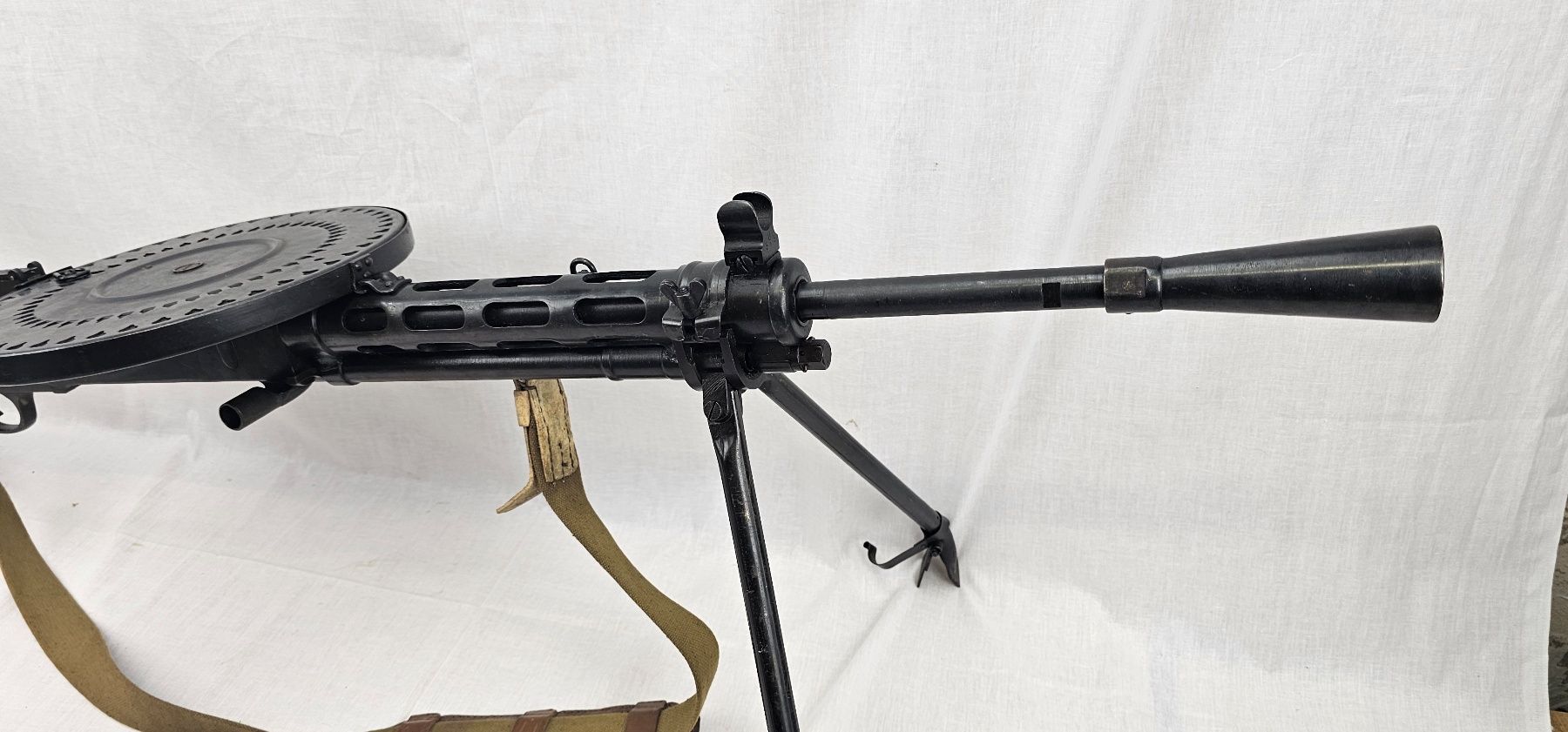 WW2 Soviet Russia 1945 Dated DP28 Light Machine Gun Sn. C3787 - Old Spec Deactivated - Image 2