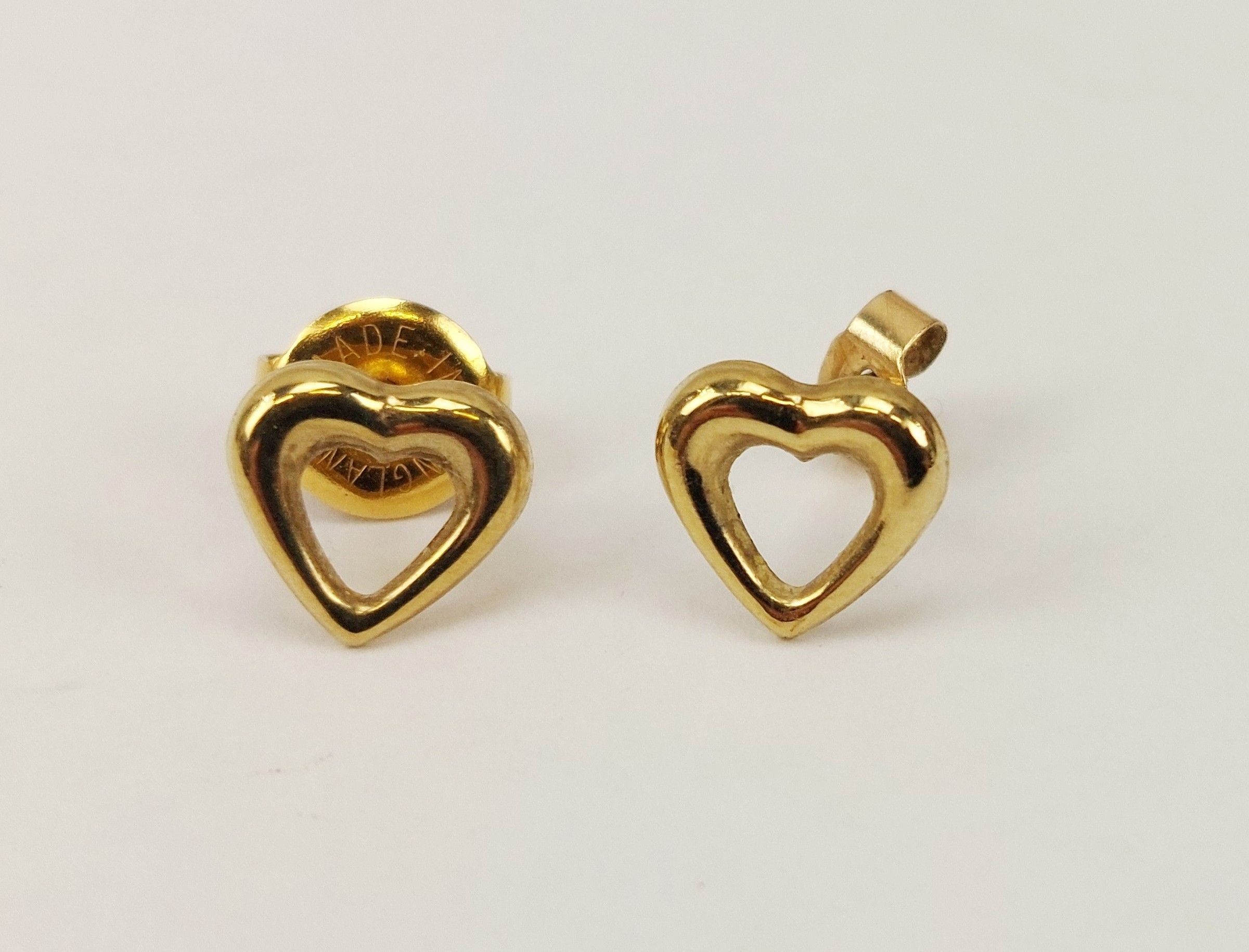 9ct Gold Love-Heart Stud Earrings - Image 2