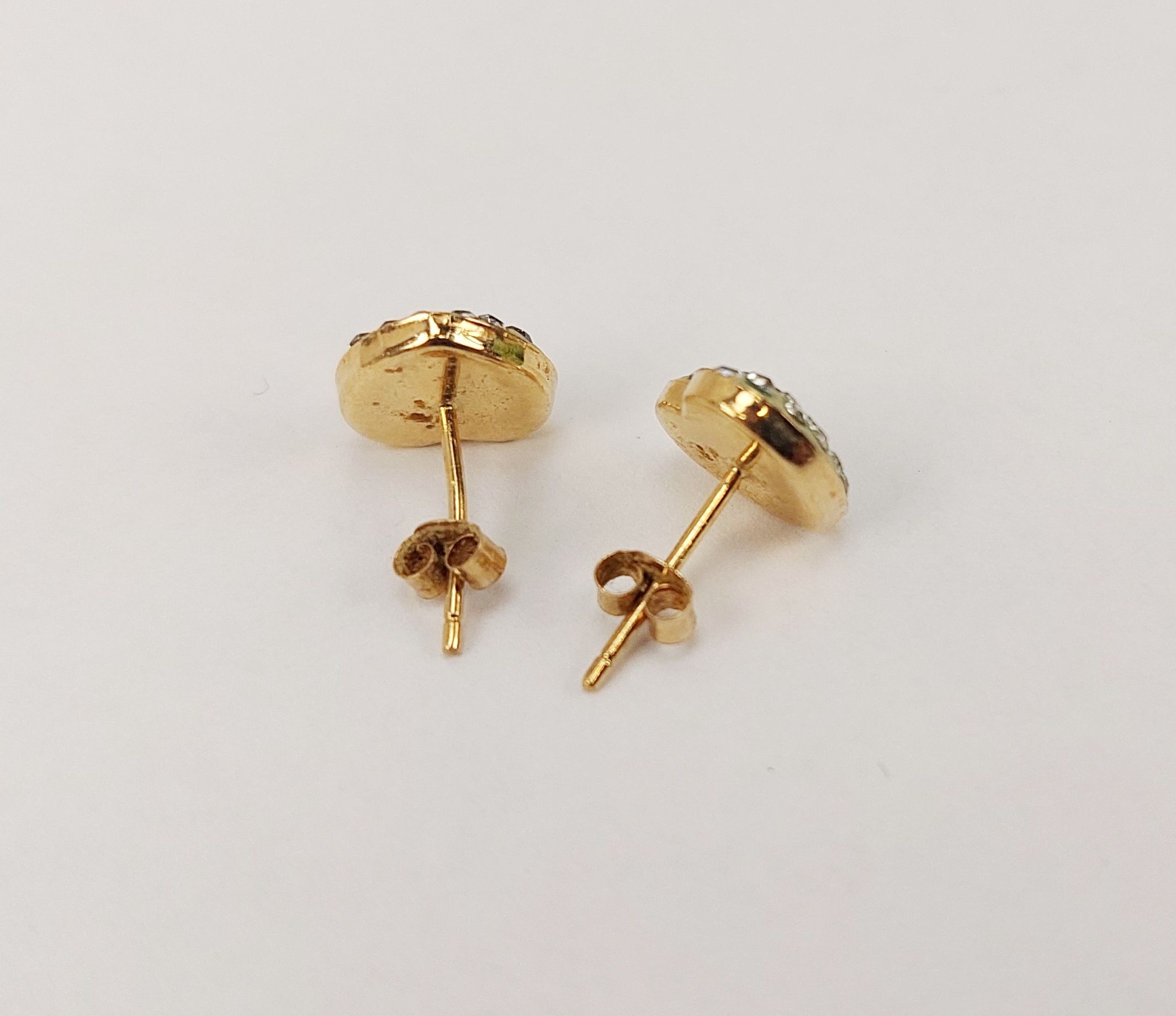 9ct Gold Cubic Zirconia Love-Heart Stud Earrings - Image 2