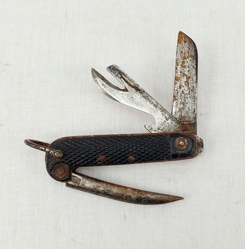 1946 Dated Royal Navy Jackknife