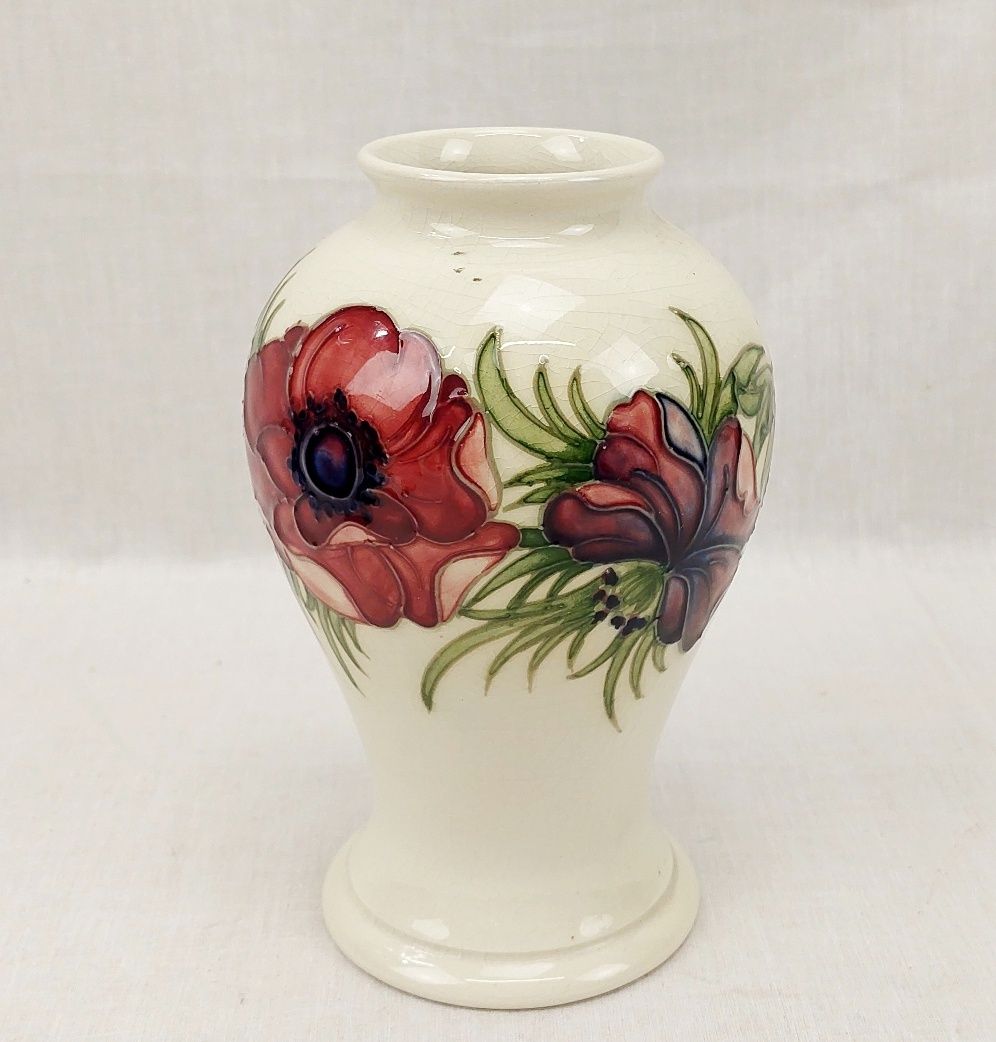 Boxed Moorcroft Cobalt White Ground Anemone Pattern Vase - Image 2