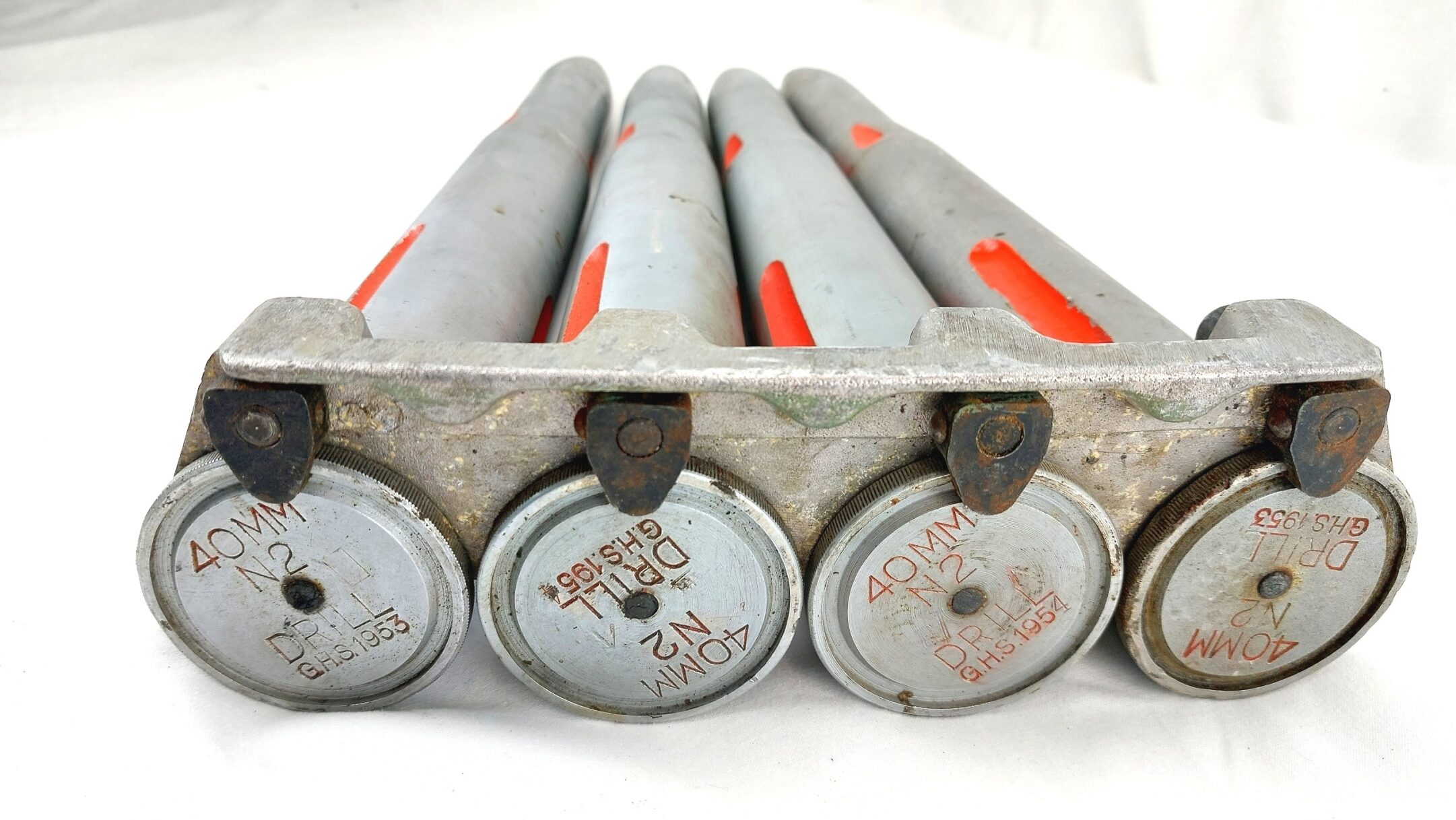 British, Clip of Four Royal Navy L60 Bofors 40mm N2 DRILL Rounds, Made by G.H.S., Dated 1953-1954, Inert - Image 2