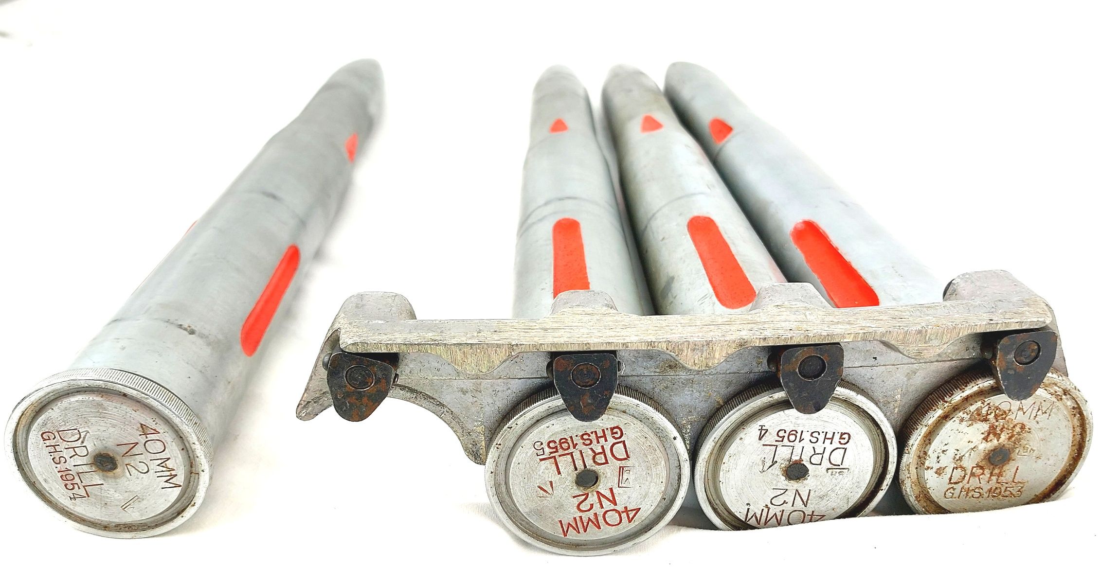 British, Clip of Four Royal Navy L60 Bofors 40mm N2 DRILL Rounds, Made by G.H.S., Dated 1953-1955, Inert - Image 2