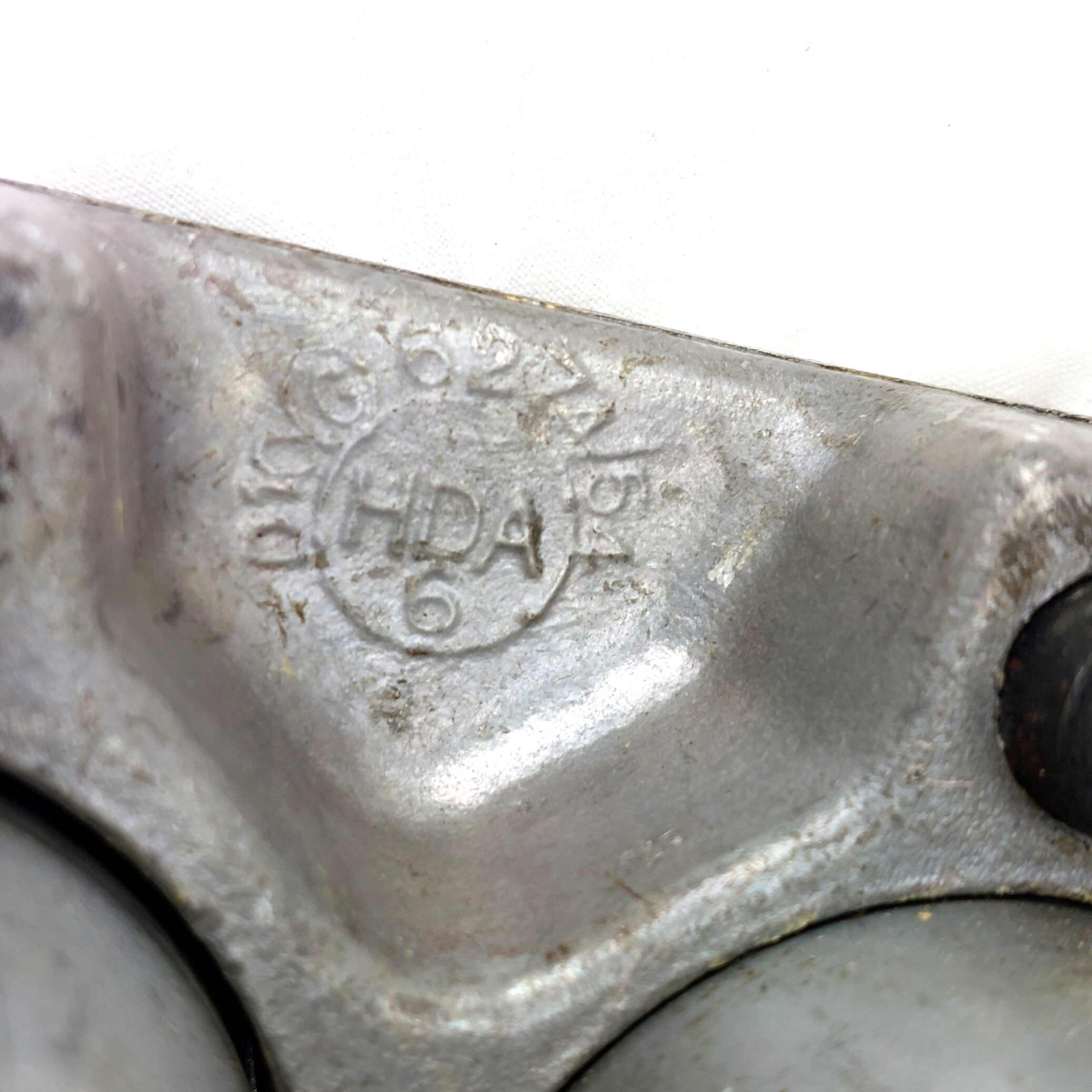 British, Clip of Four Royal Navy L60 Bofors 40mm N2 DRILL Rounds, Made by G.H.S., Dated 1953-1955, Inert - Image 4
