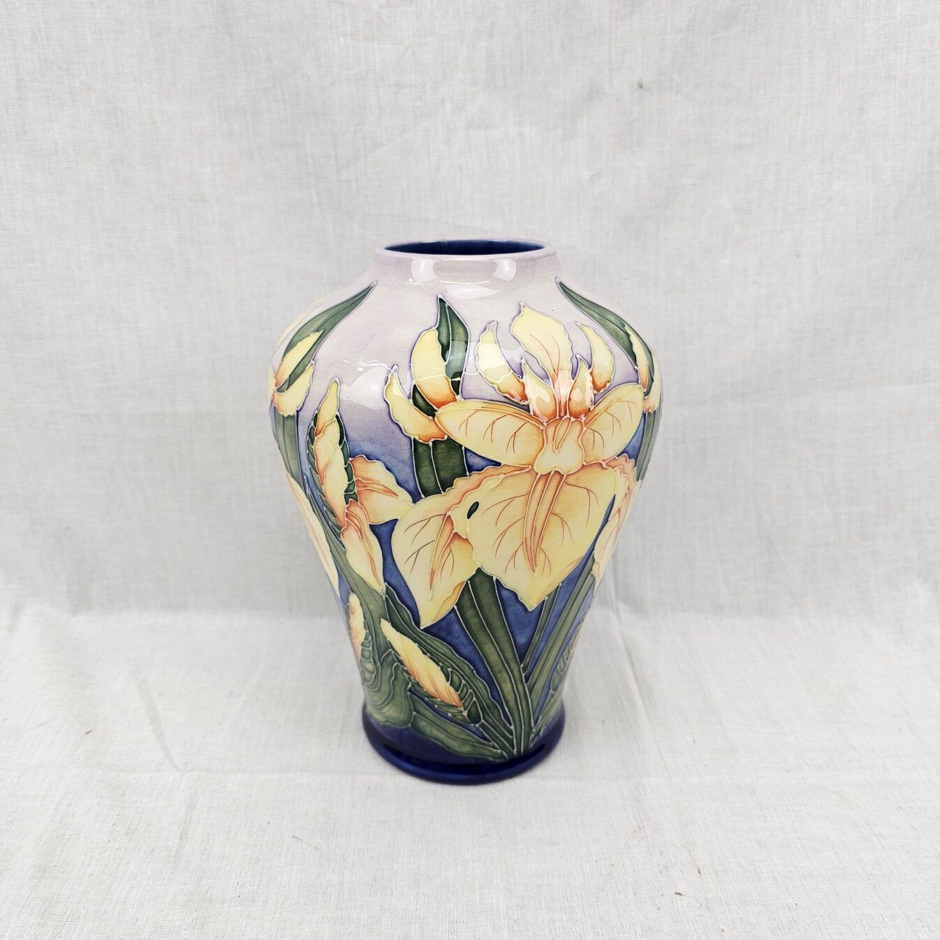 First Quality Moorcroft Windrush Pattern Vase Designed By Debbie Hancock