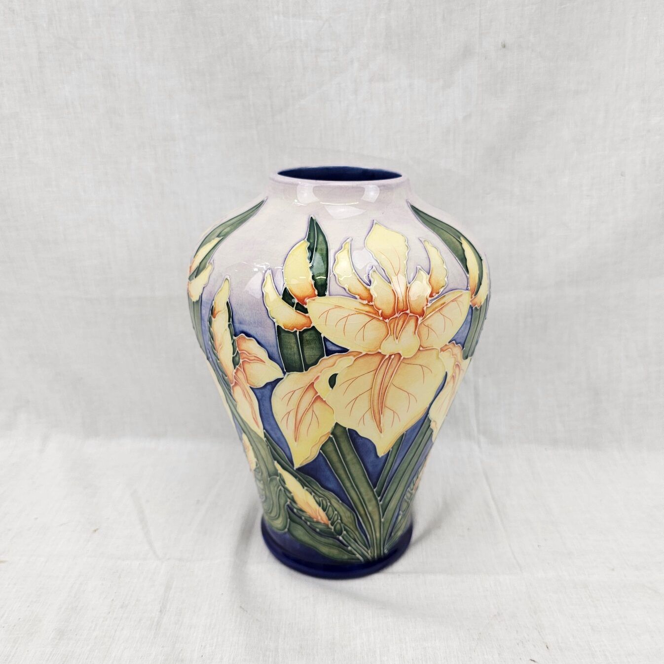 First Quality Moorcroft Windrush Pattern Vase Designed By Debbie Hancock - Image 2