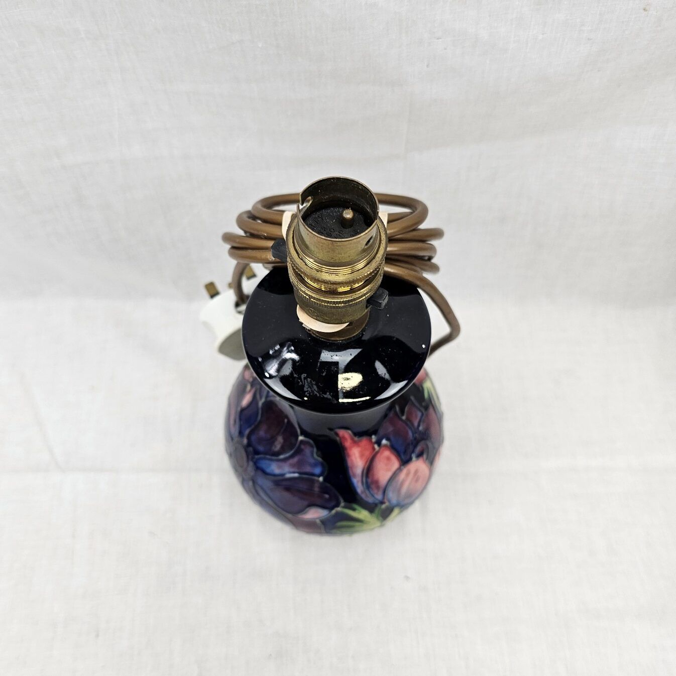 Moorcroft Pottery Lamp Base In The Anemone Pattern - Image 5